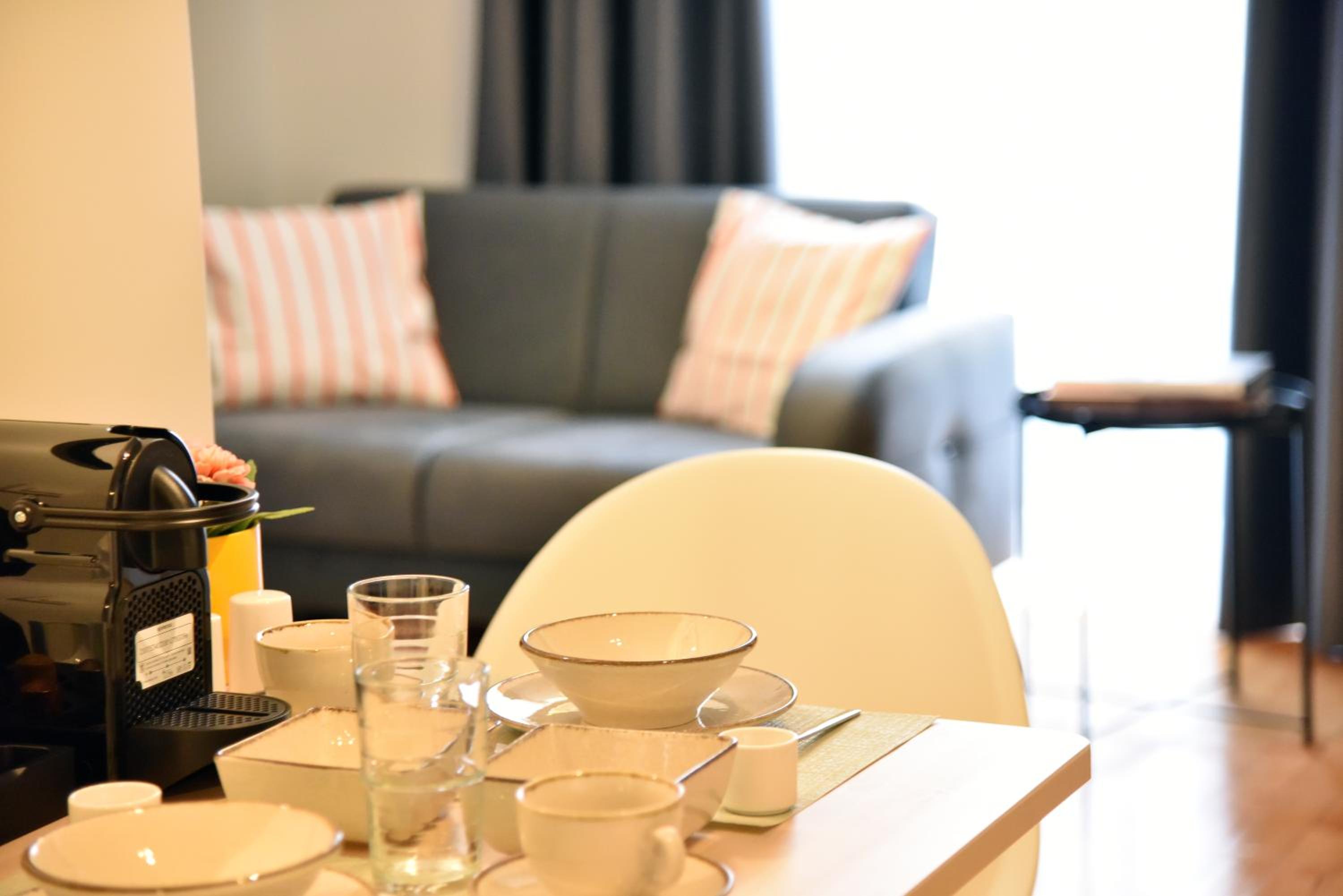 One-Bedroom Apartment with Balcony and City View photo 2
