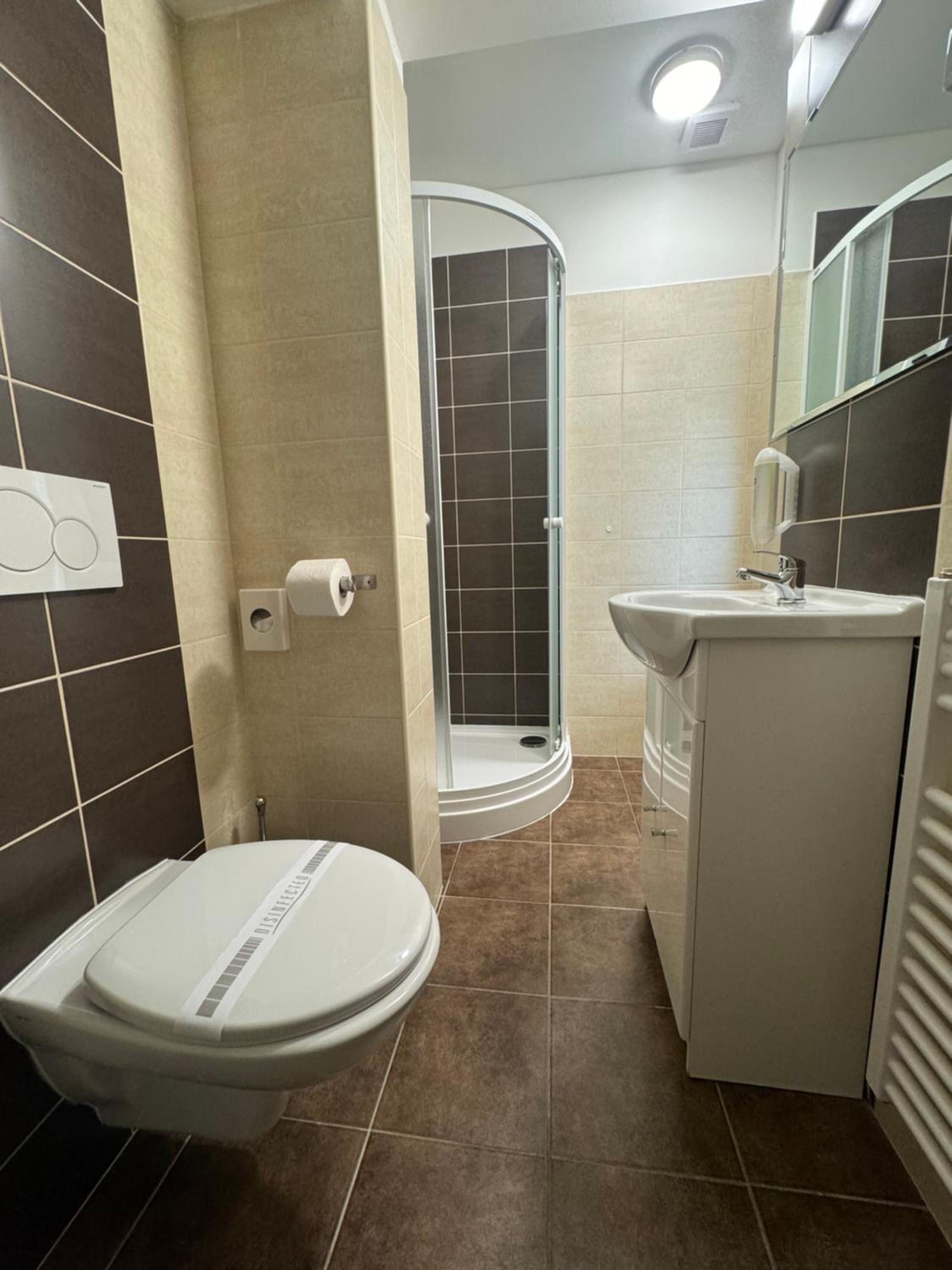 Small Twin Room - Photo 2