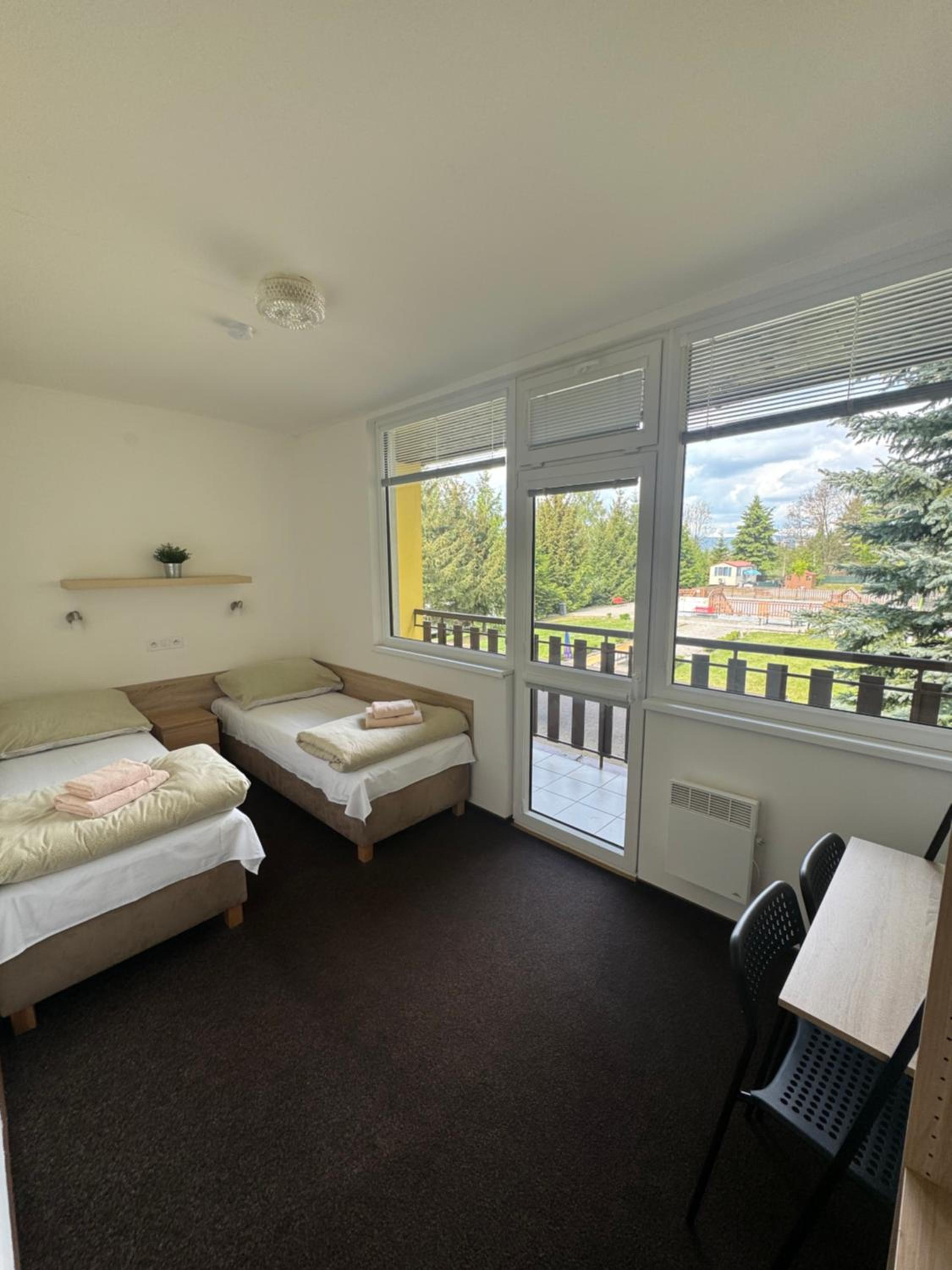 Twin Room with Balcony - Photo 2