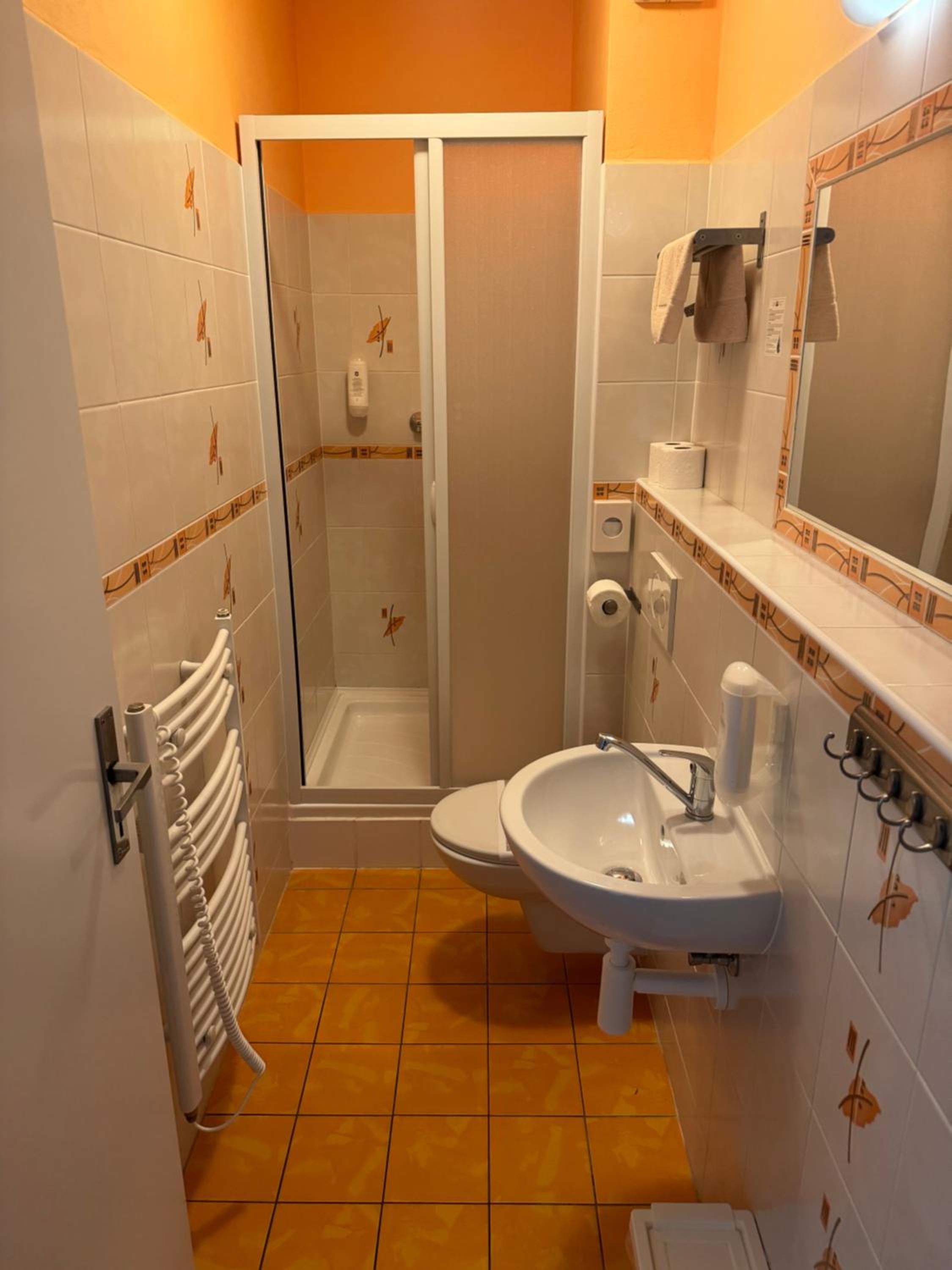 Triple Room with Balcony - Photo 5