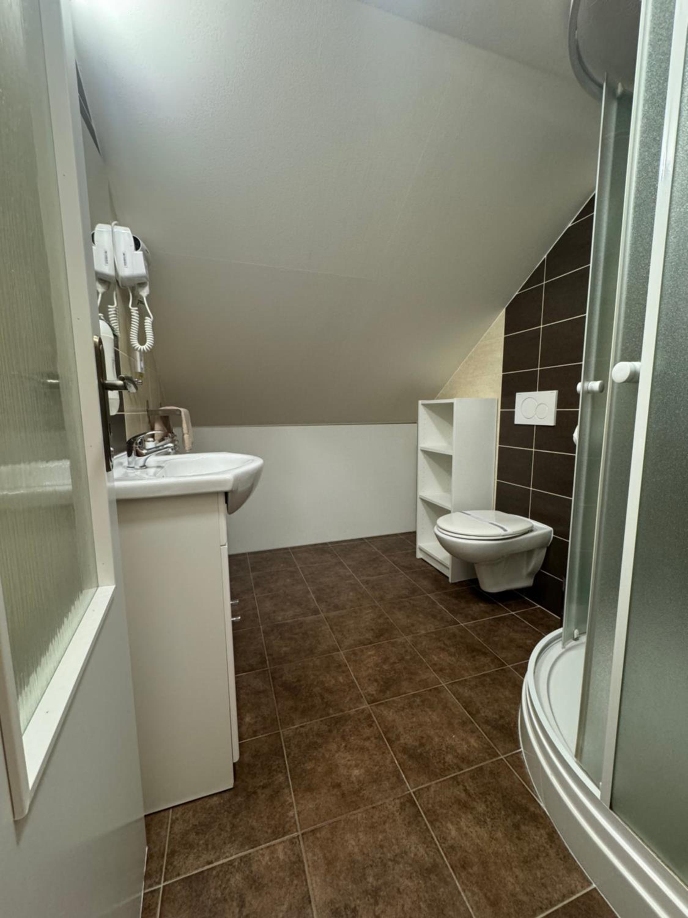 Family Room with Private Bathroom - Photo 3