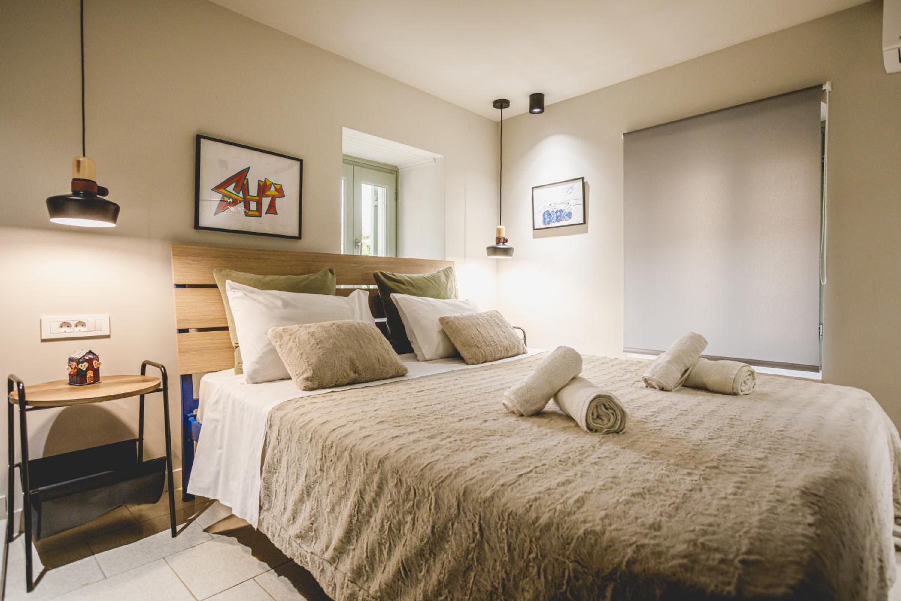 One-Bedroom House - Photo 30