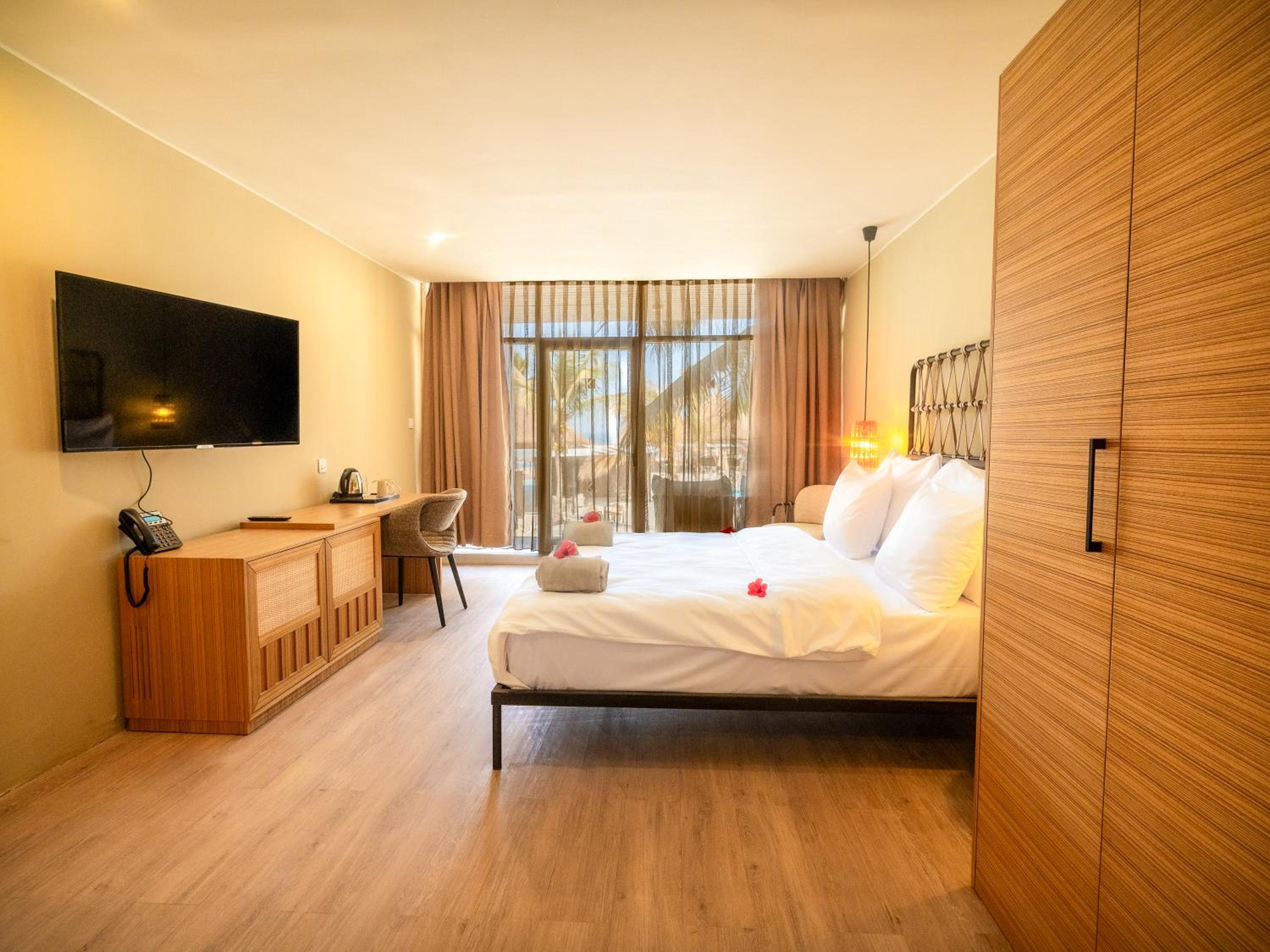Premium Room Garden View - Photo 7