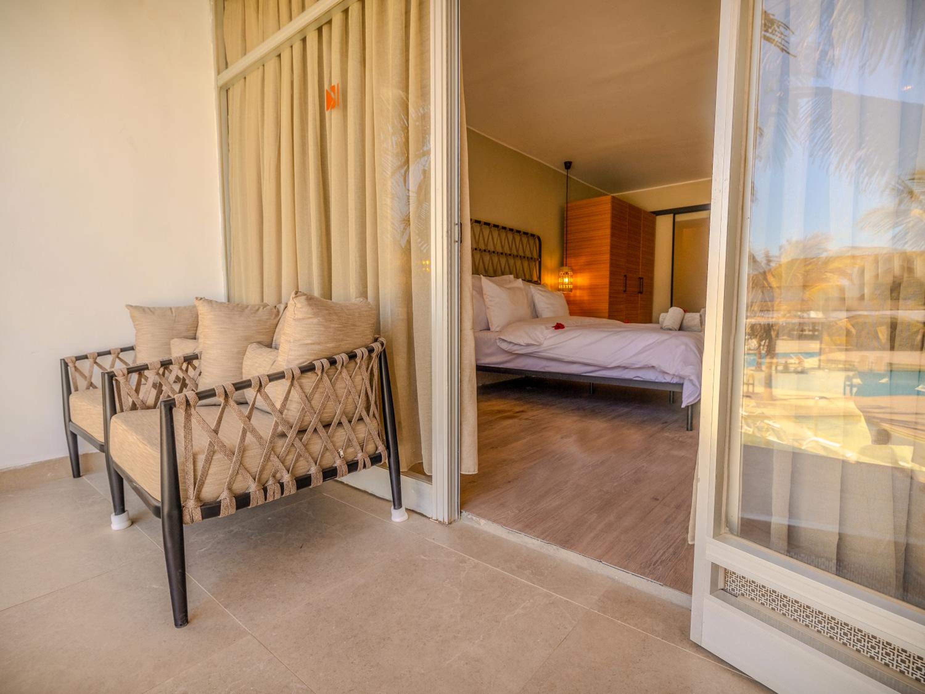 Premium Room Garden View - Photo 10