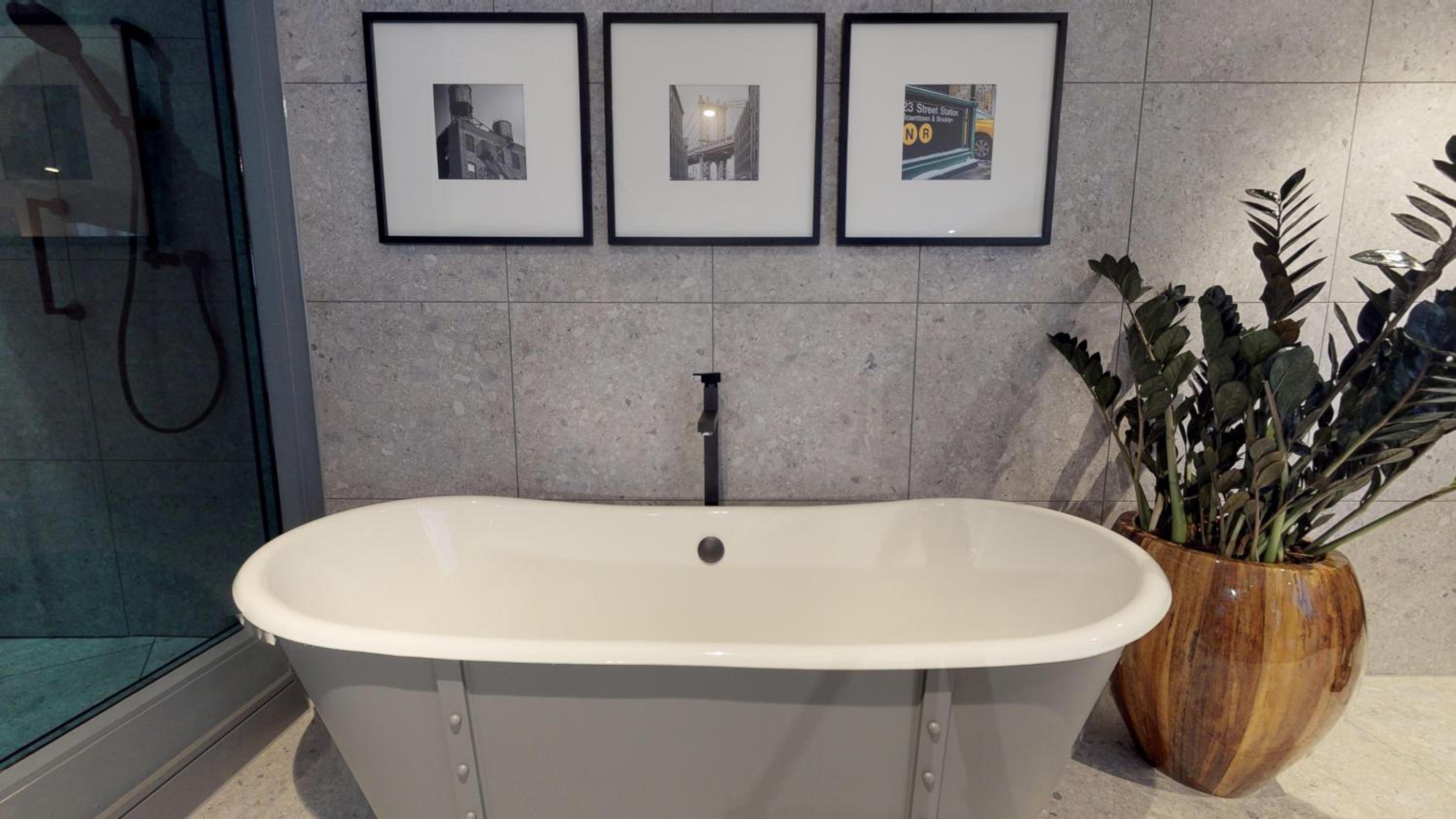King Suite with Bath and Sofa Bed - Photo 3