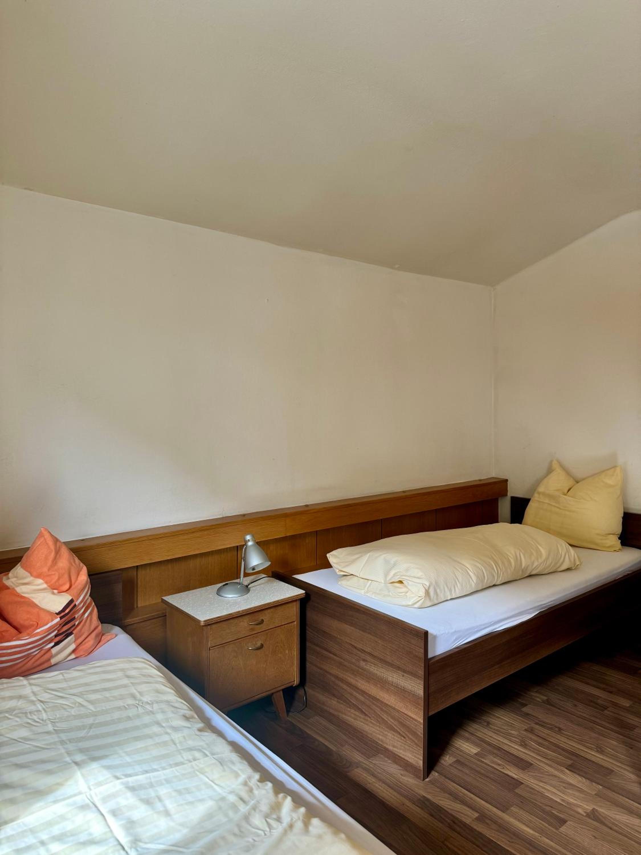 Standard Twin Room with Shared Bathroom