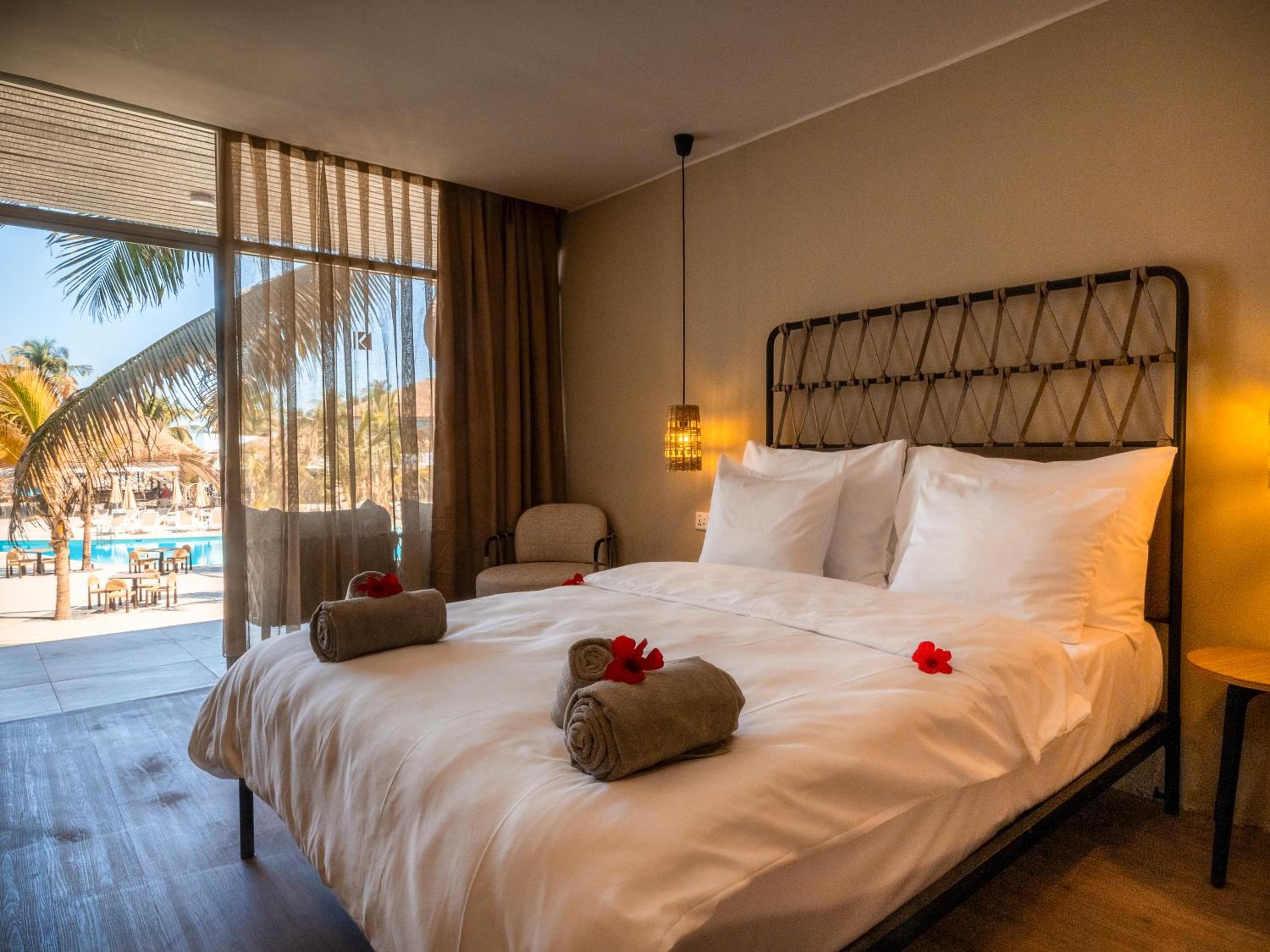 Premium Room Pool View - Photo 4