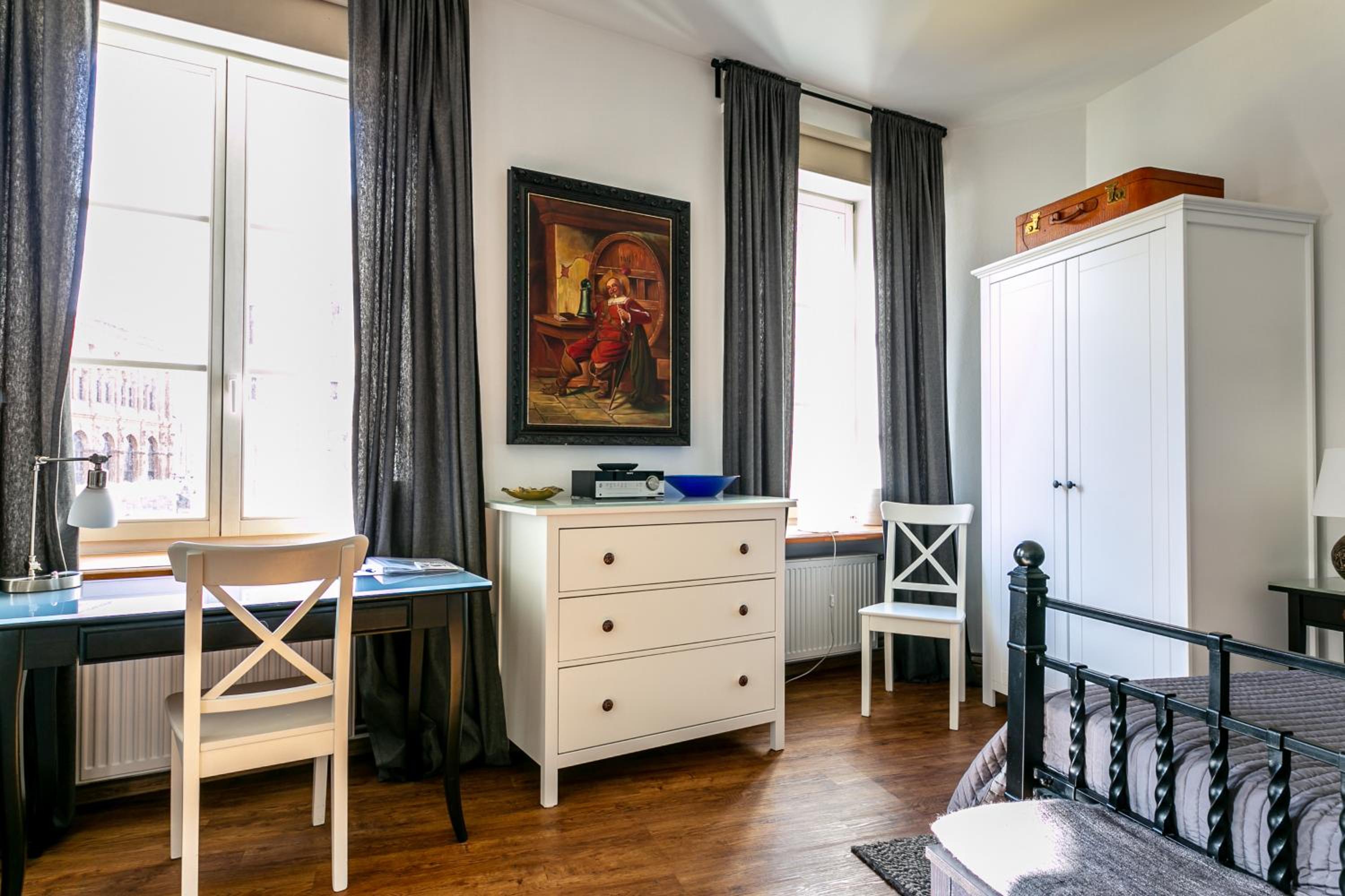 Studio Apartment No 1 with Dome Square View and Extra-Large Bed (One Level Above Ground) photo 3