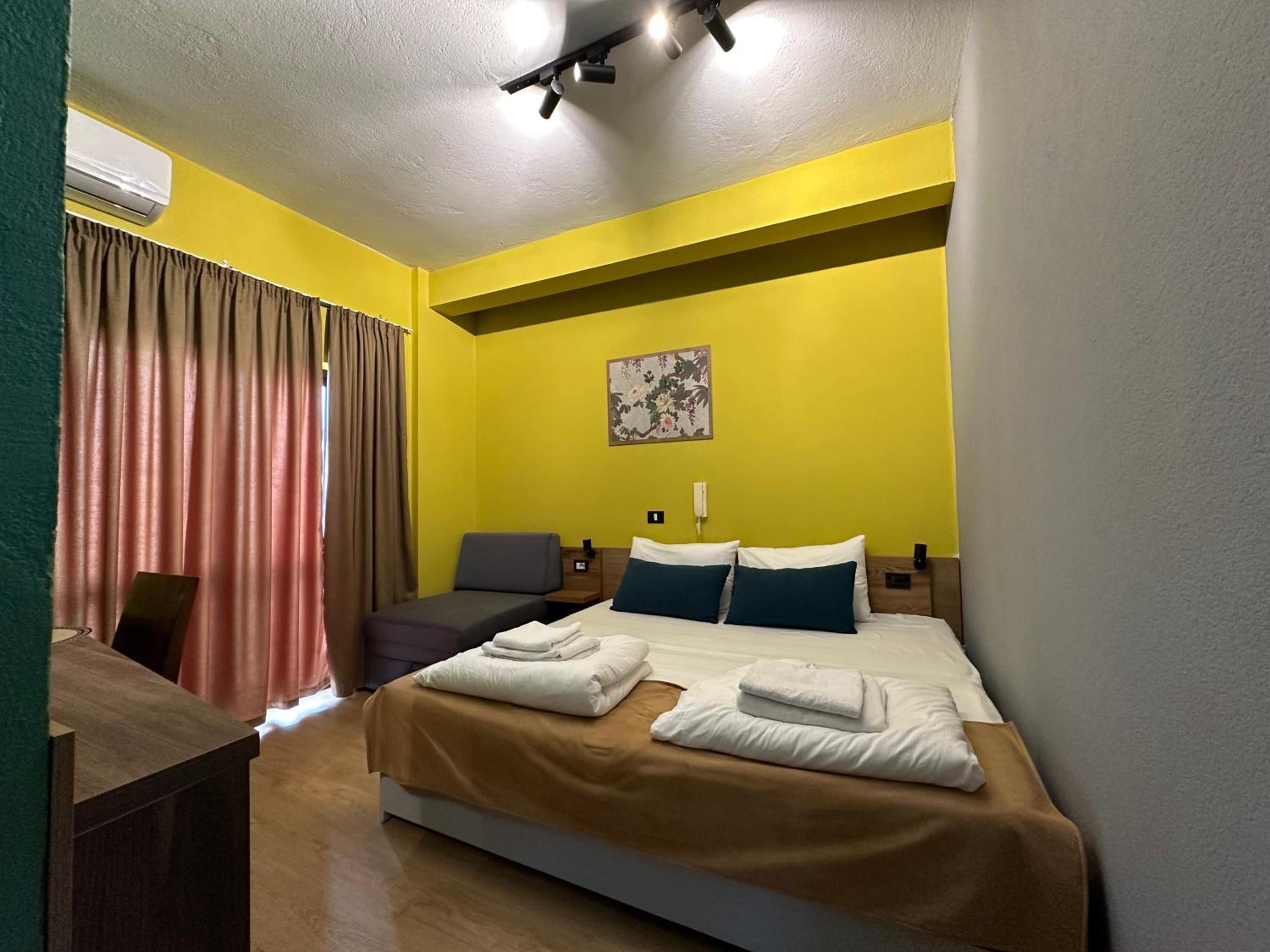 Deluxe Double or Twin Room with Balcony photo 1