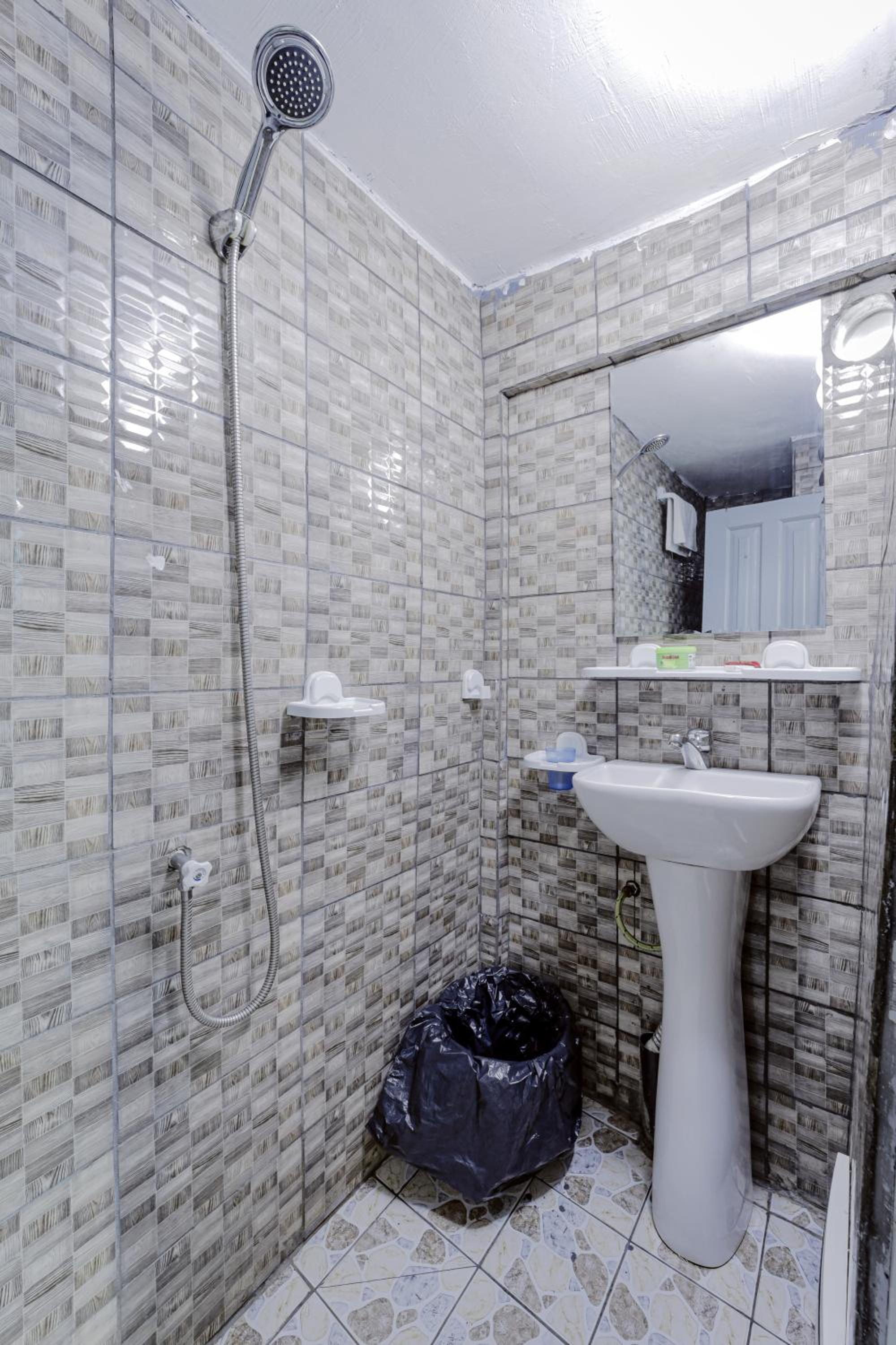 Single Room photo 3