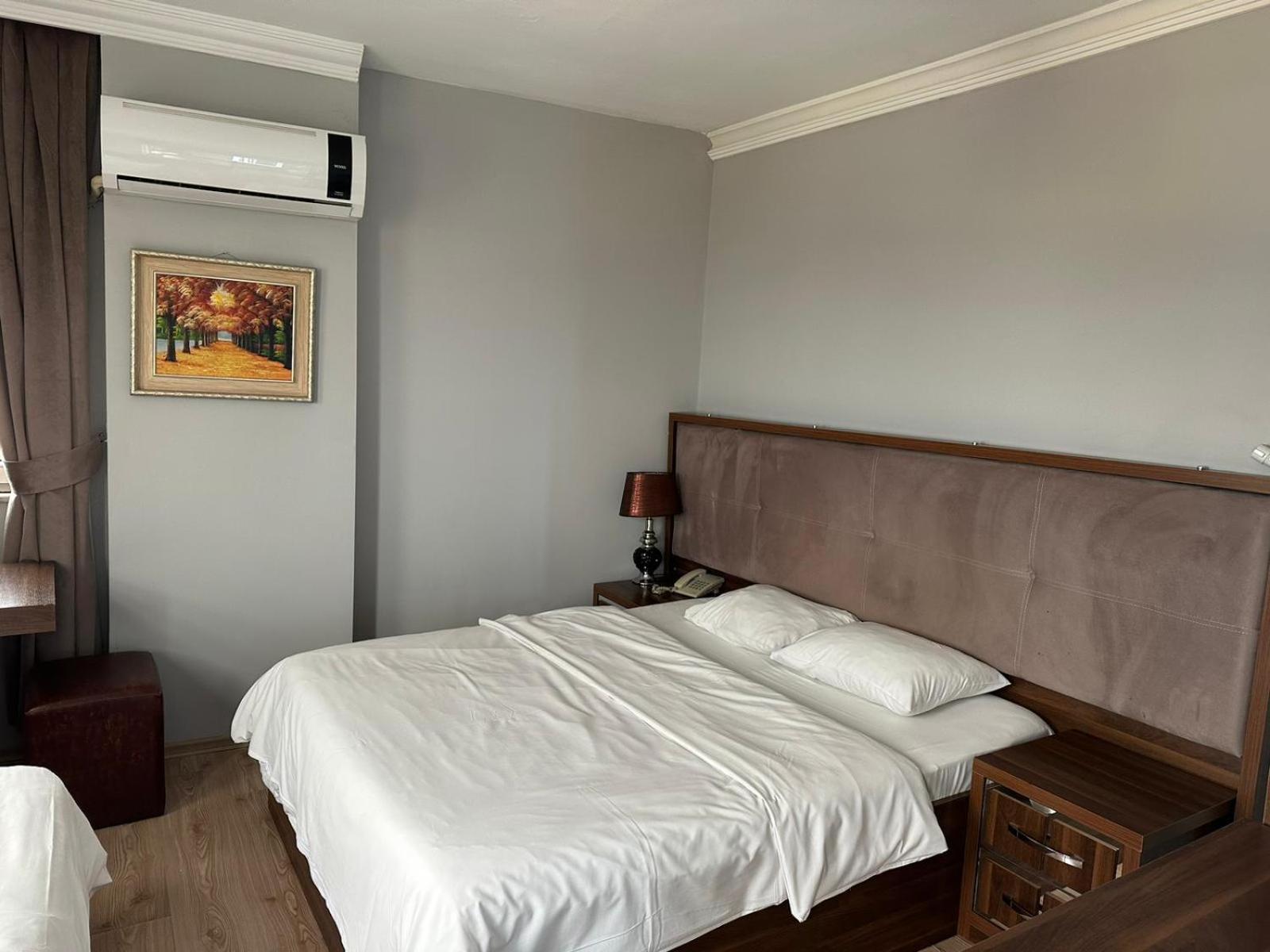 Double Room - Photo 9