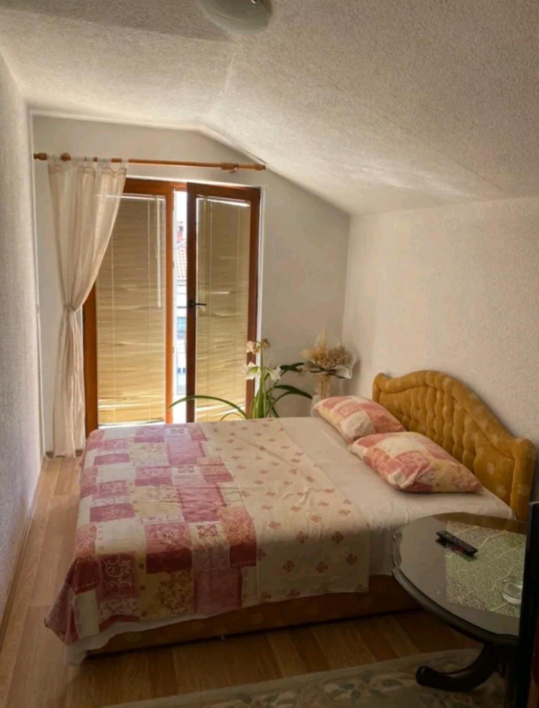 Three-Bedroom Apartment photo 2