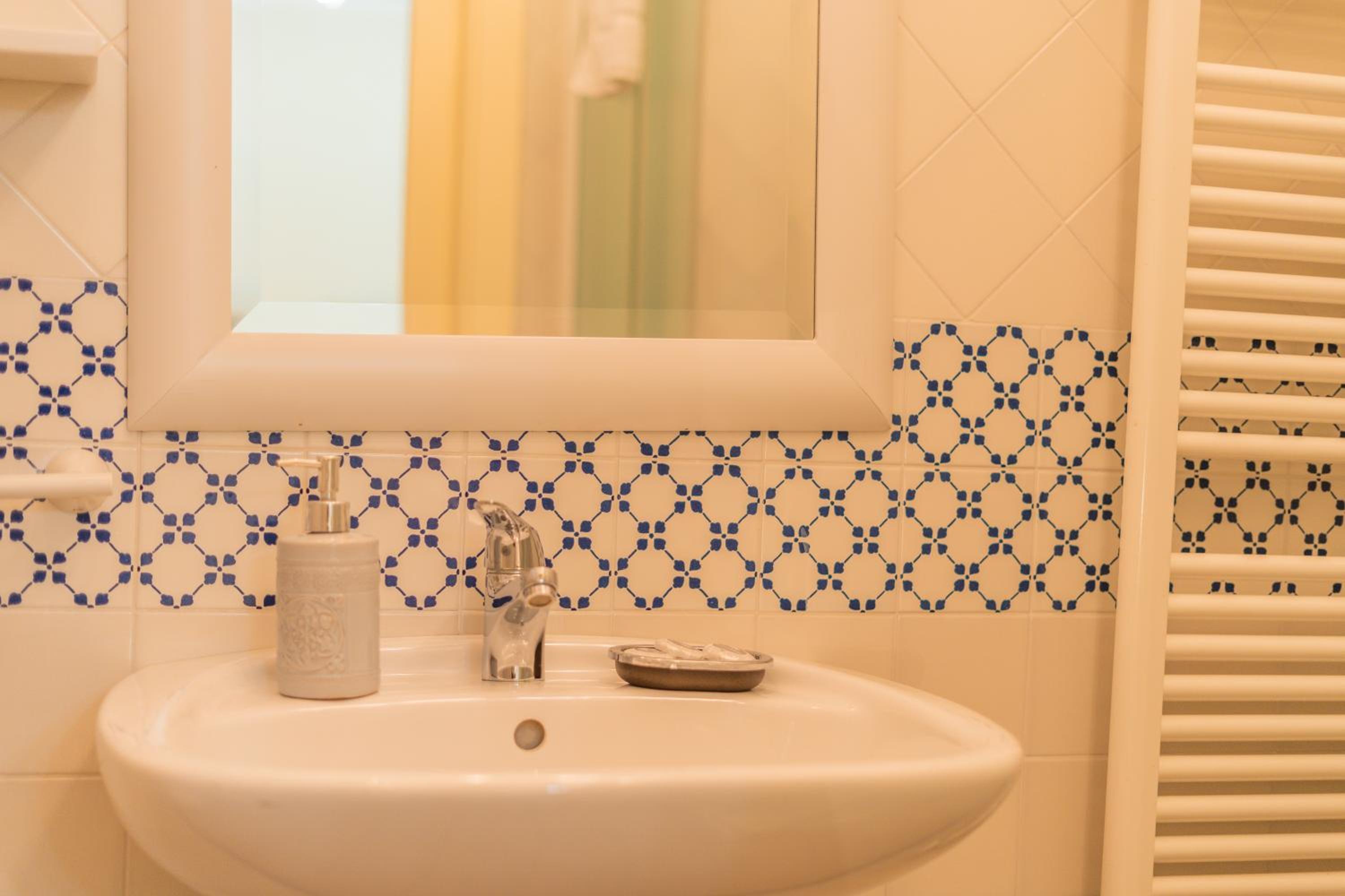 Family Suite - Photo 17