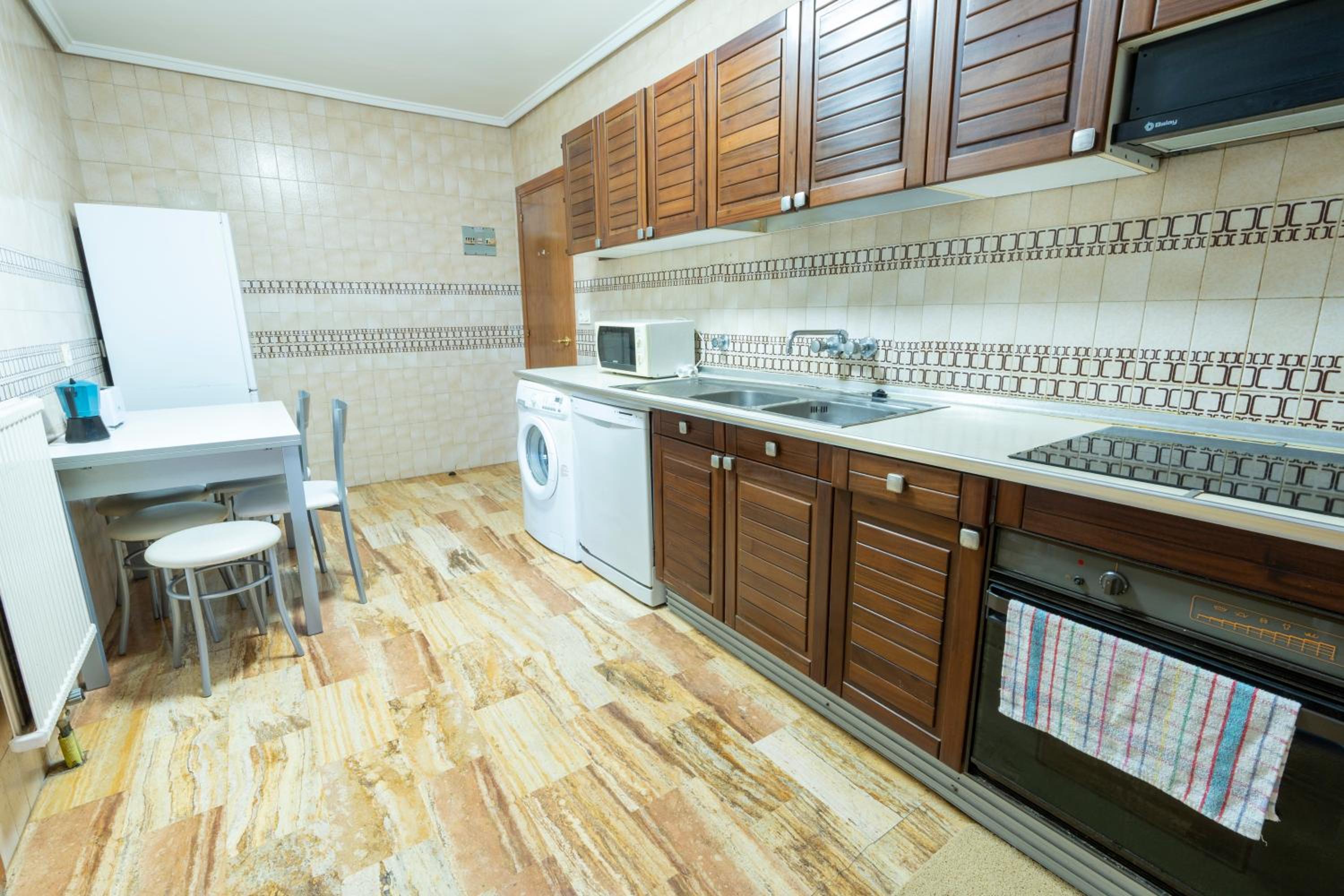 Three-Bedroom Apartment photo 2