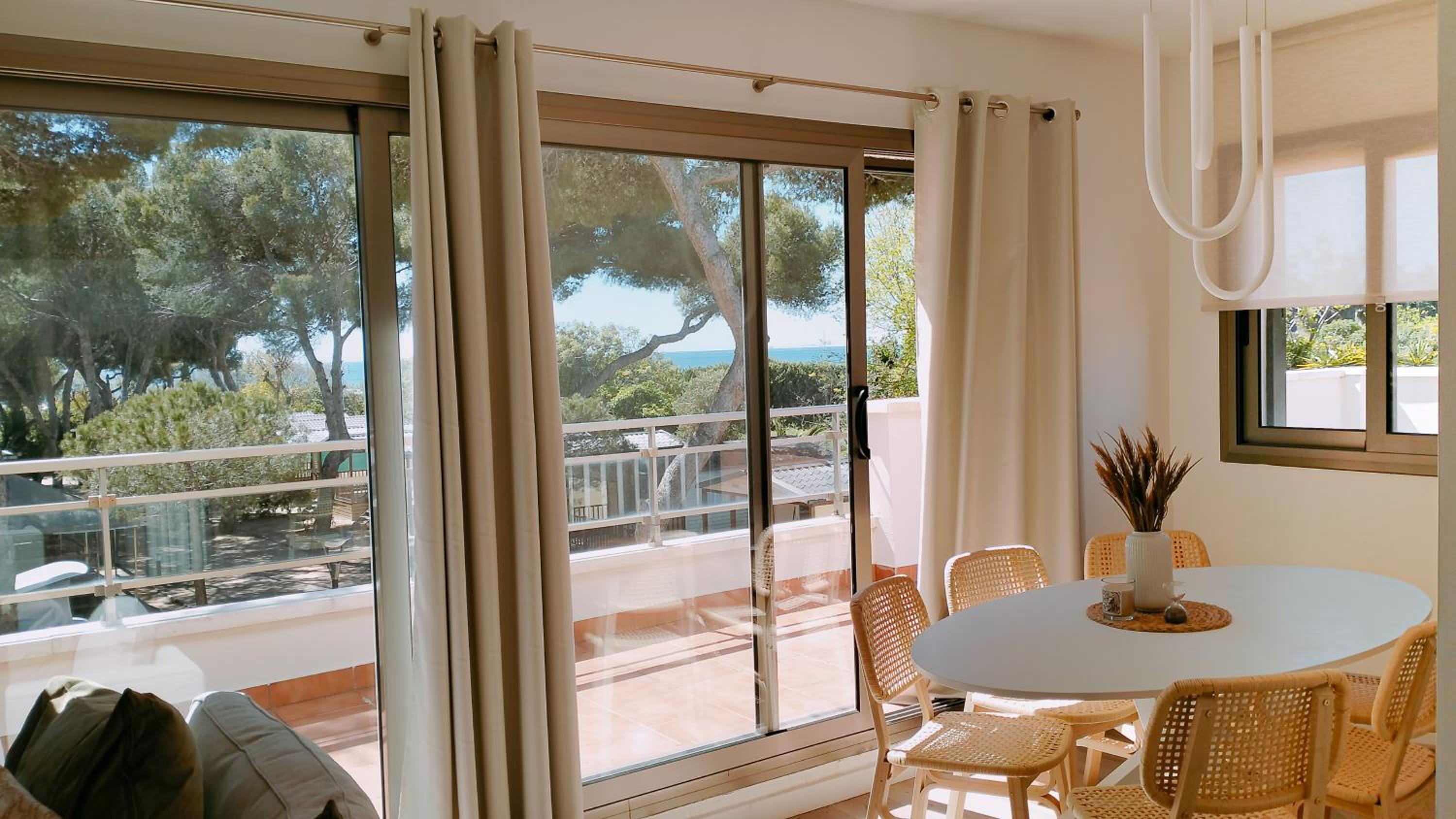Two-Bedroom Apartment with Terrace and Sea View photo 2