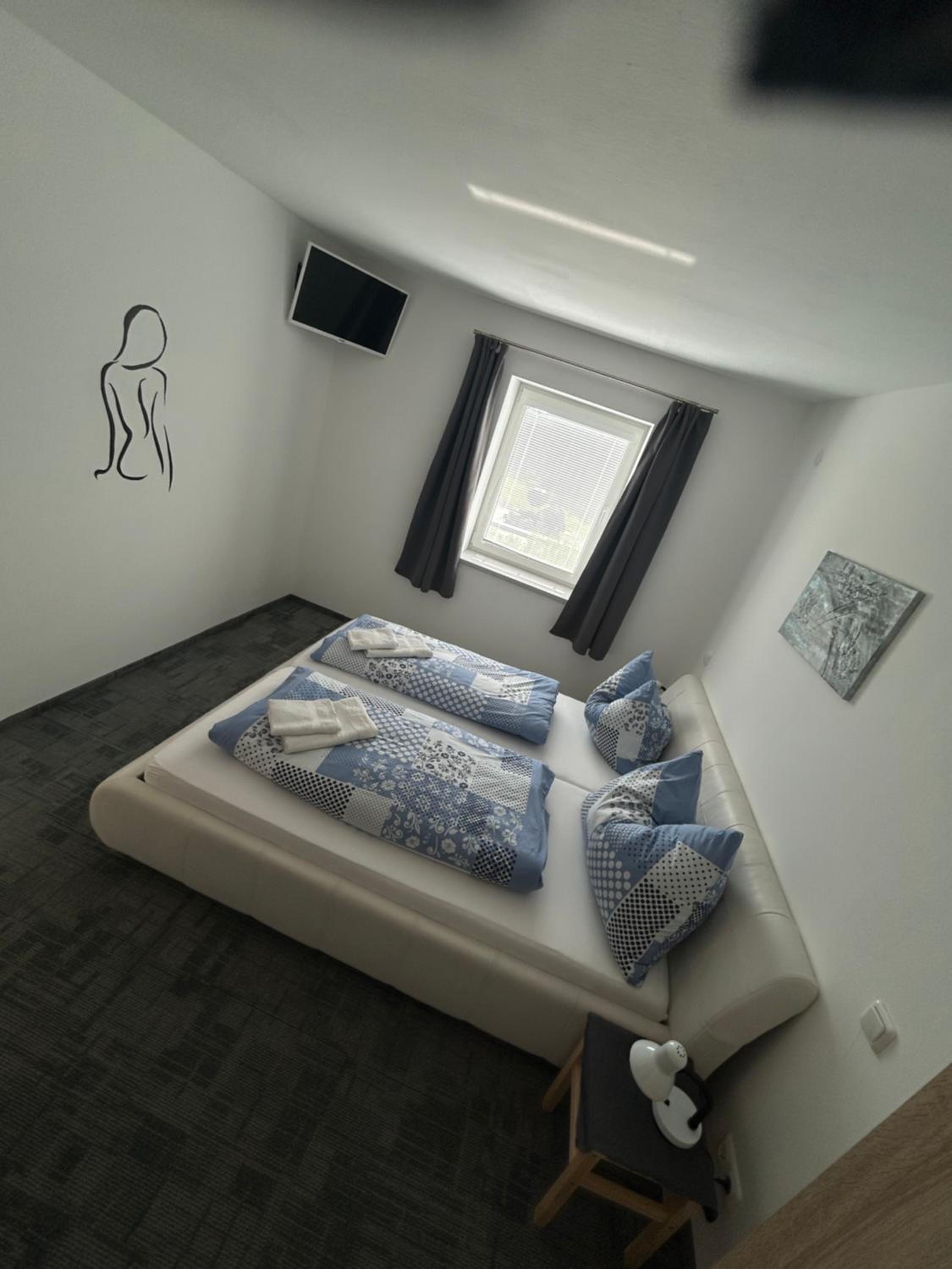 Apartment with Terrace - Photo 1