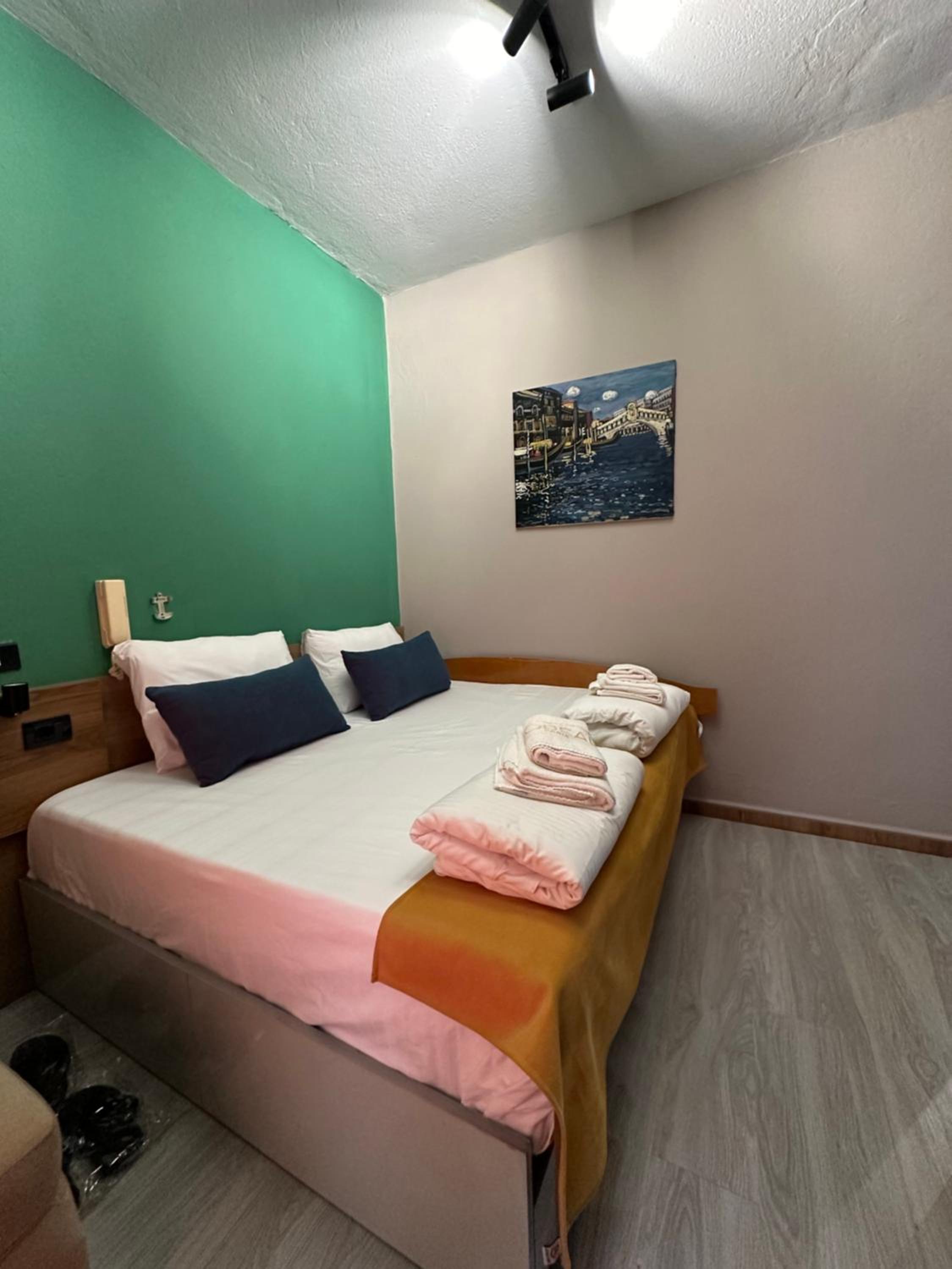 Deluxe Double Room with Balcony photo 1