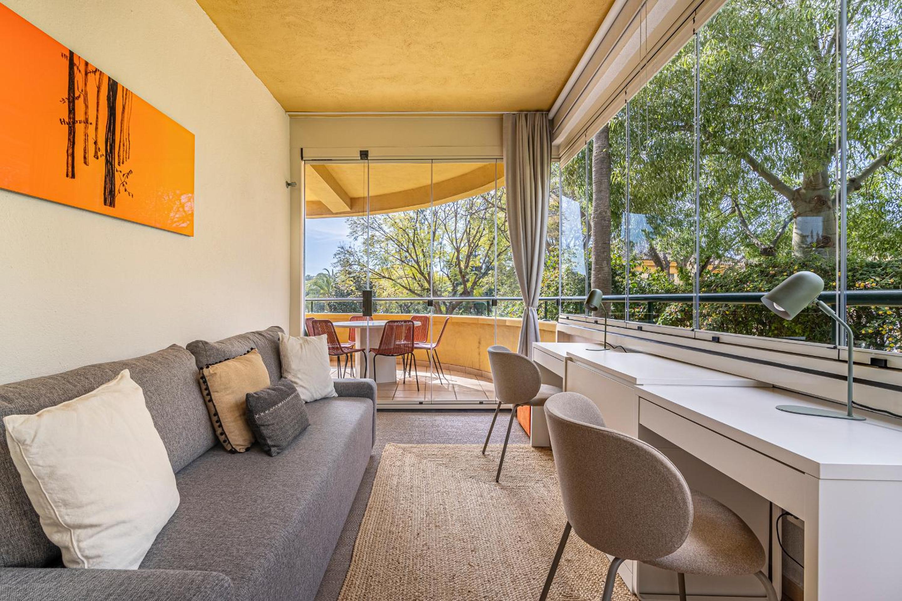 Superior Apartment photo 2