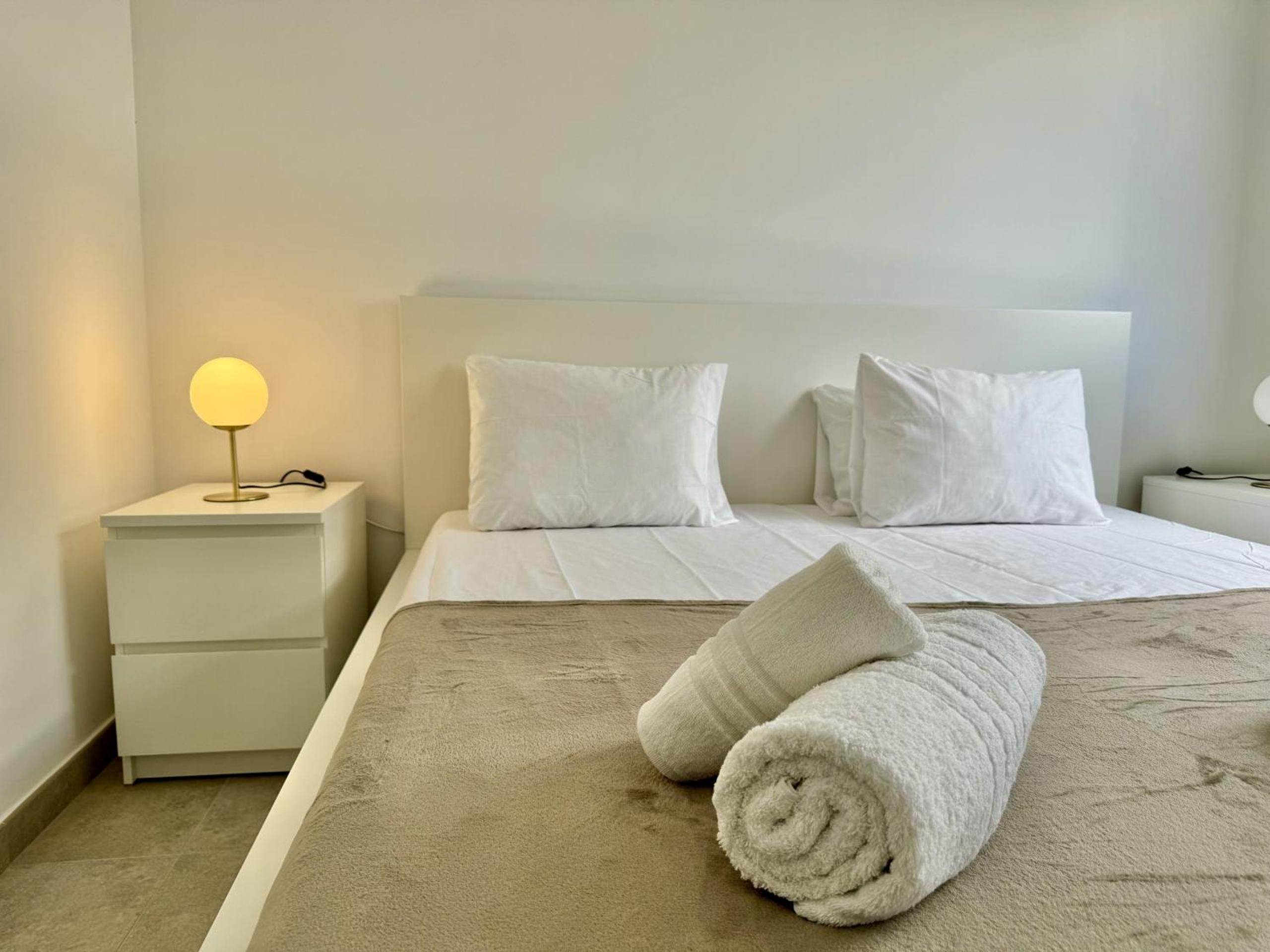 Three-Bedroom Apartment with Sea View photo 3
