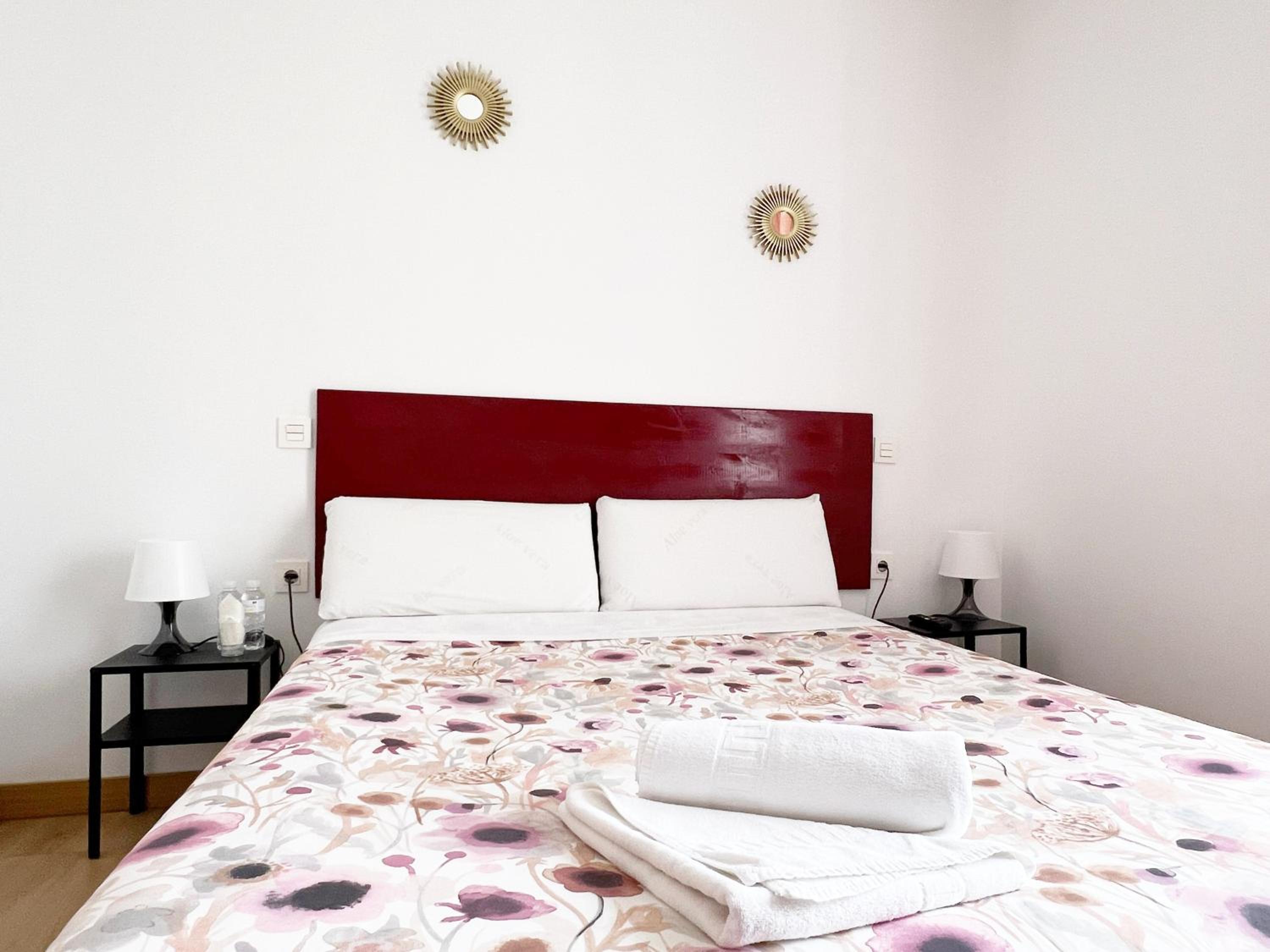 Exterior Double Room with Balcony and Shared Bathroom photo 3