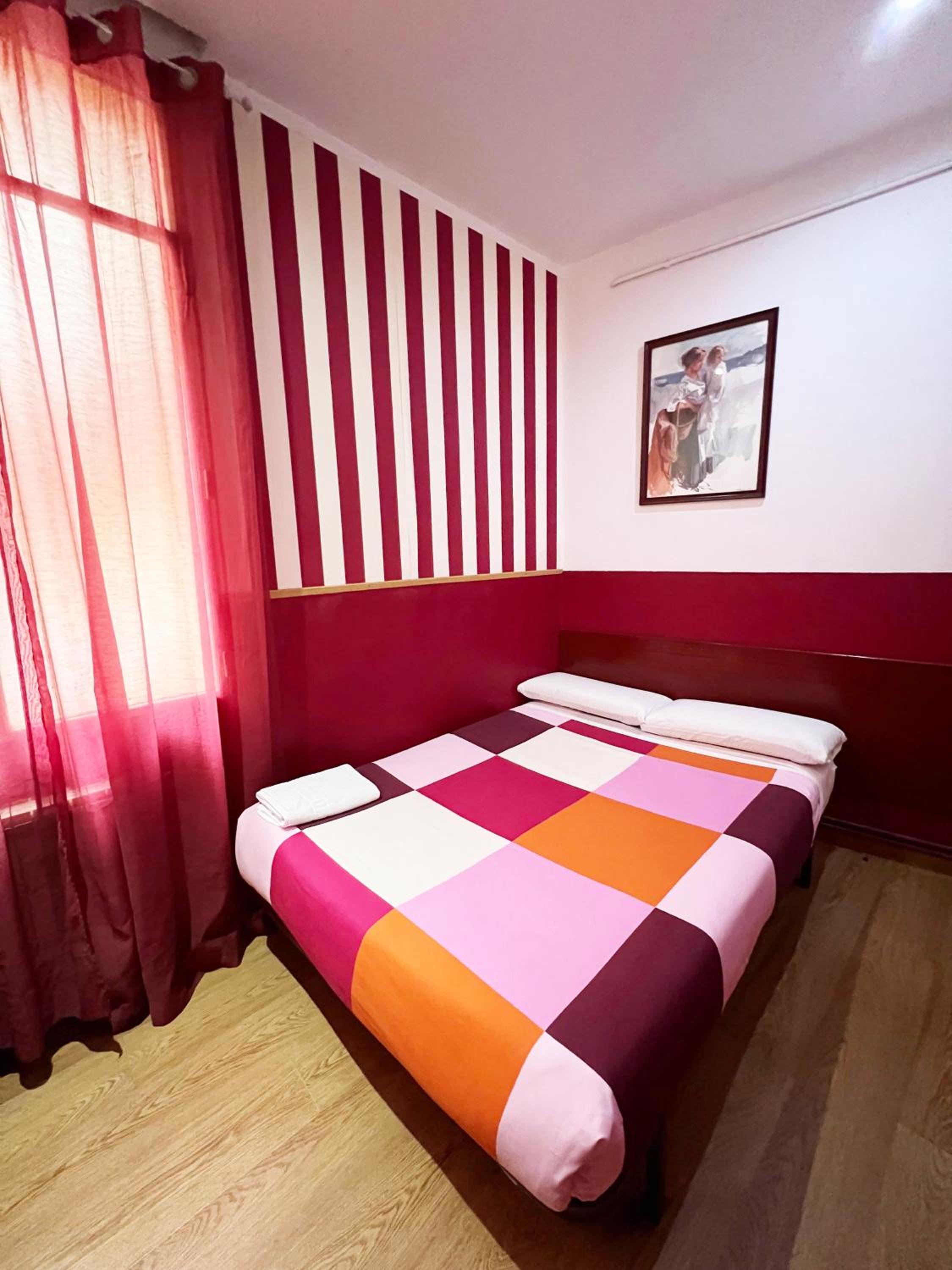 Double Room with Shared Bathroom photo 2