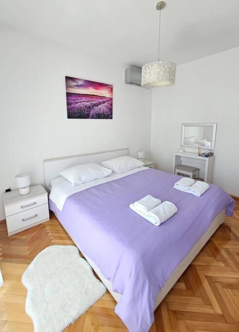 Three-Bedroom Apartment - Photo 4