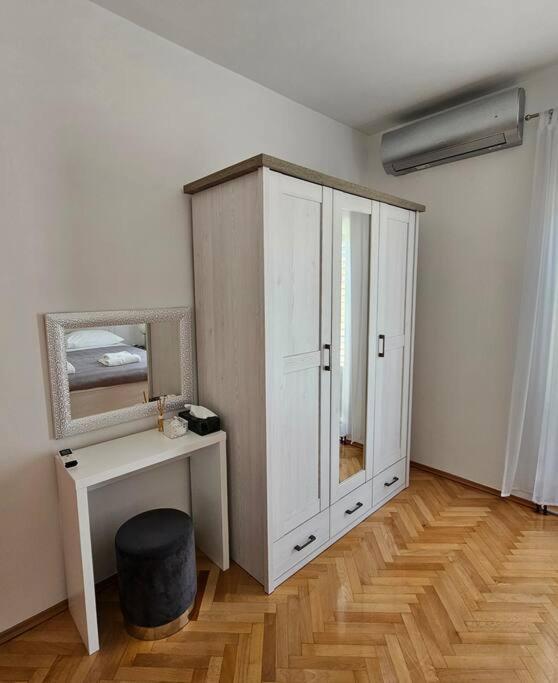 Three-Bedroom Apartment - Photo 2