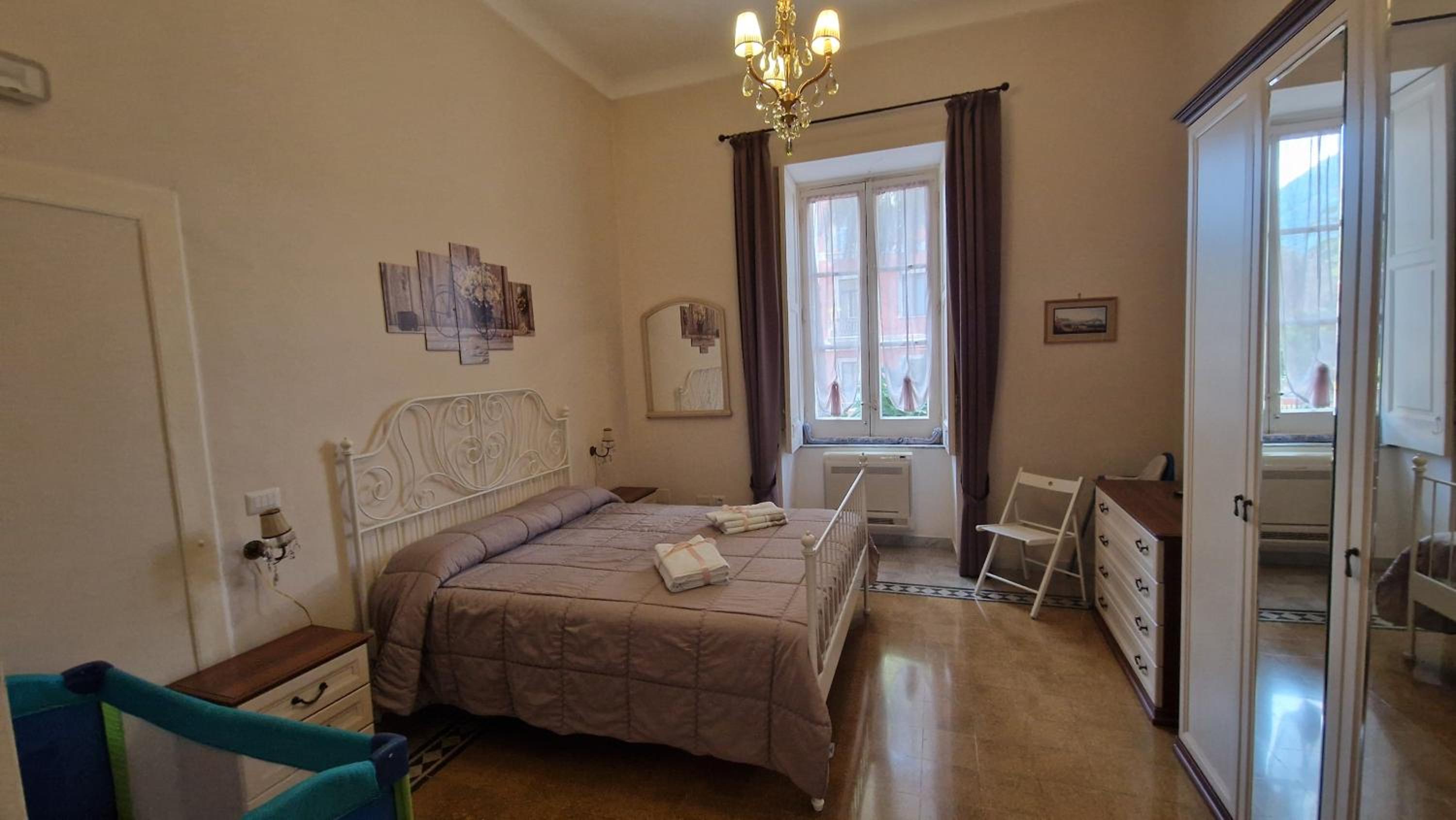 Double Room with Private Bathroom - Photo 10