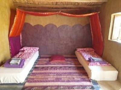 Double Room with Shared Bathroom photo 3