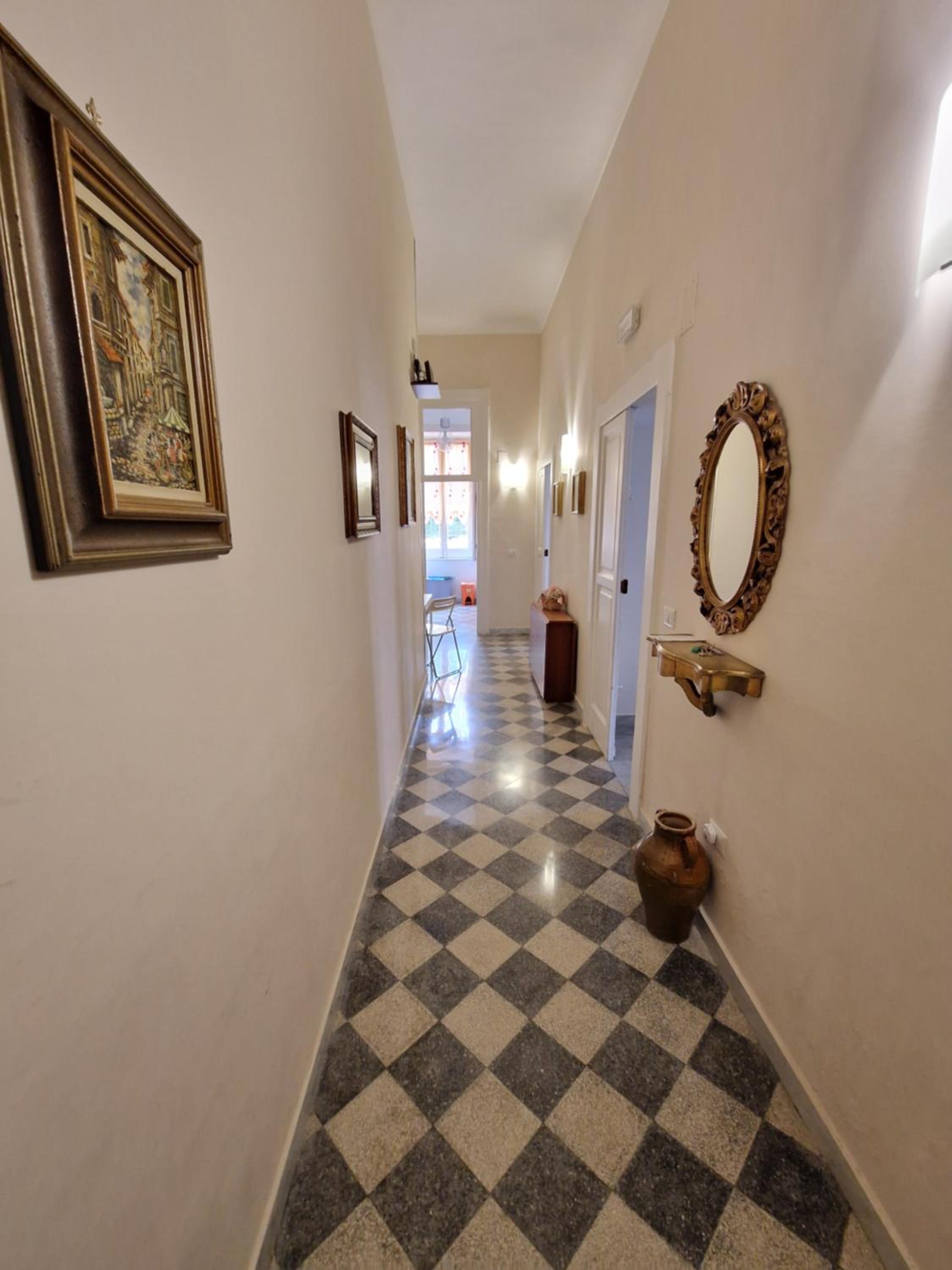 Double Room with Private Bathroom - Photo 8