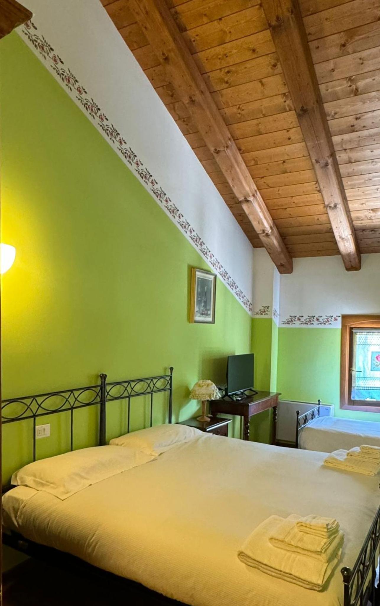Twin Room with Private Bathroom