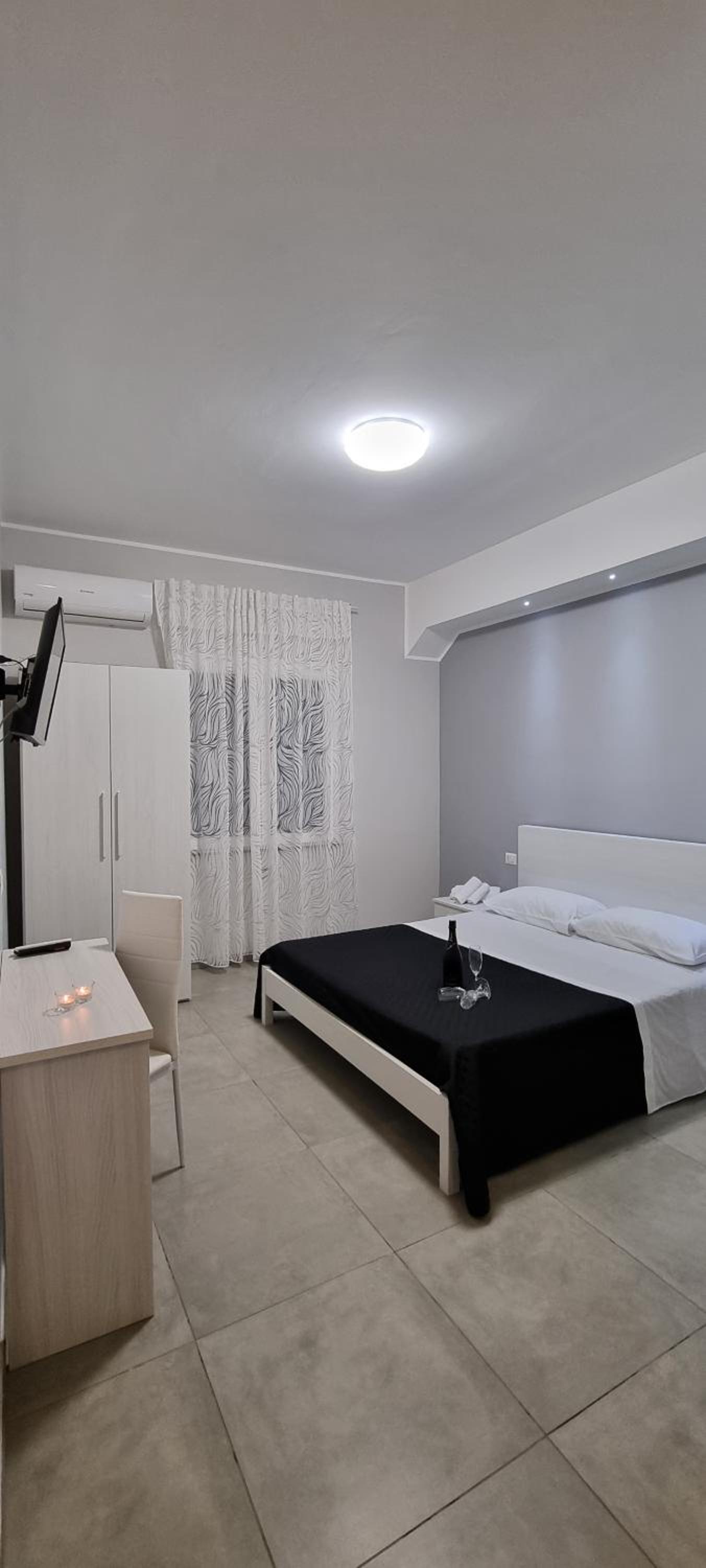 Double Room with Private Bathroom photo 3