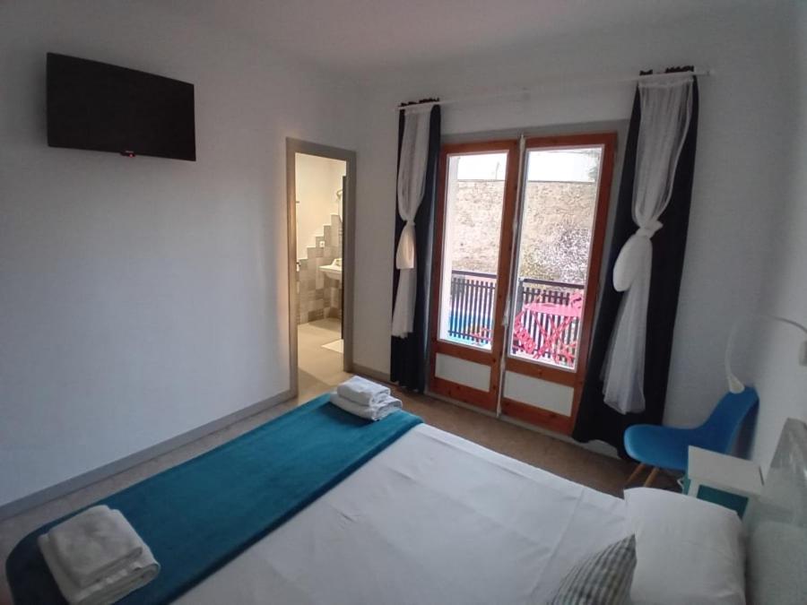 Double Room with Pool View photo 2