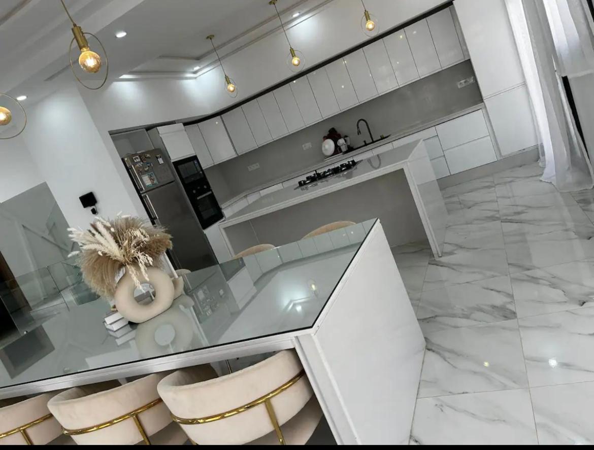 Villa photo 2