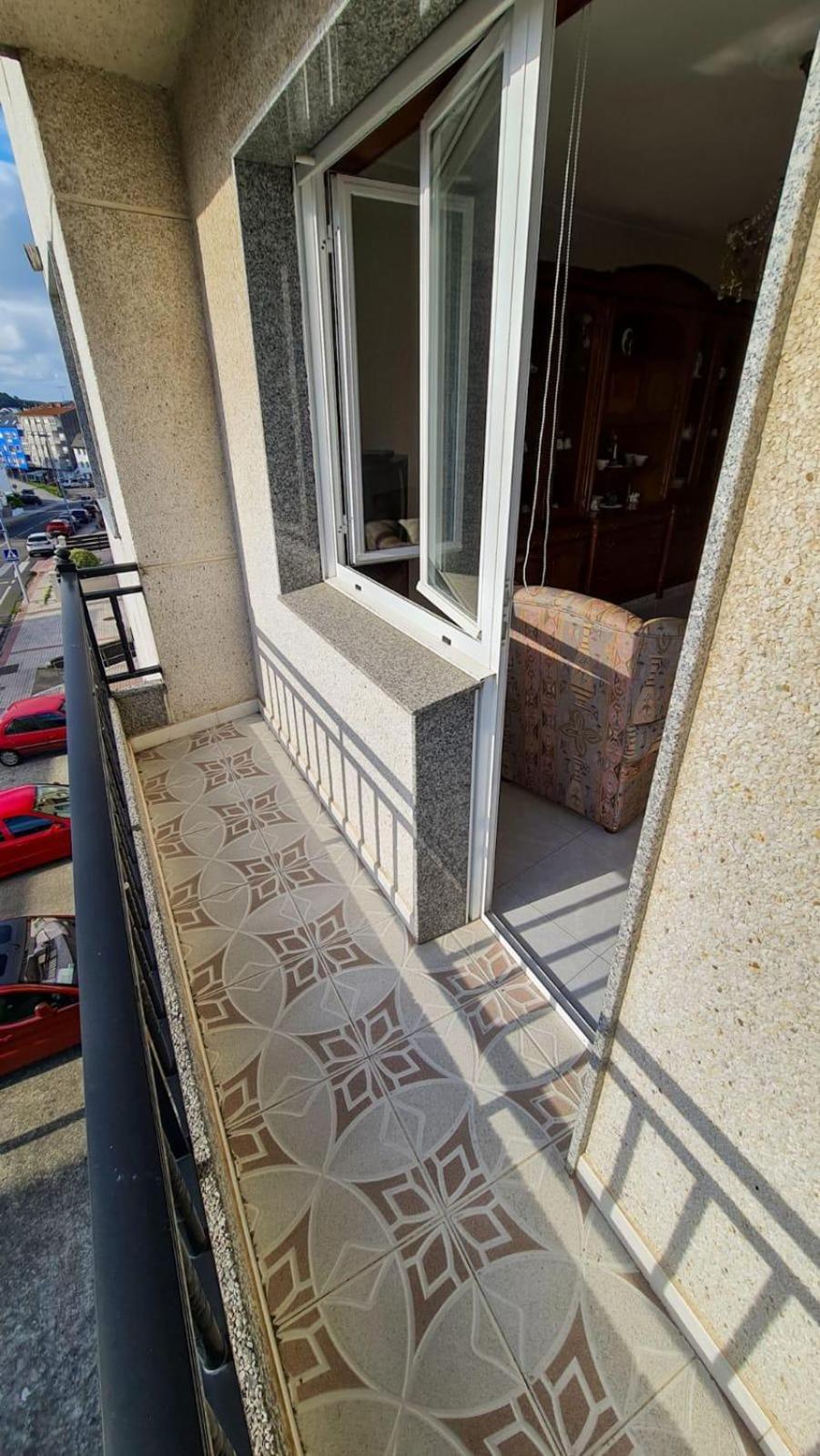 Four-Bedroom Apartment with Balcony  photo 3