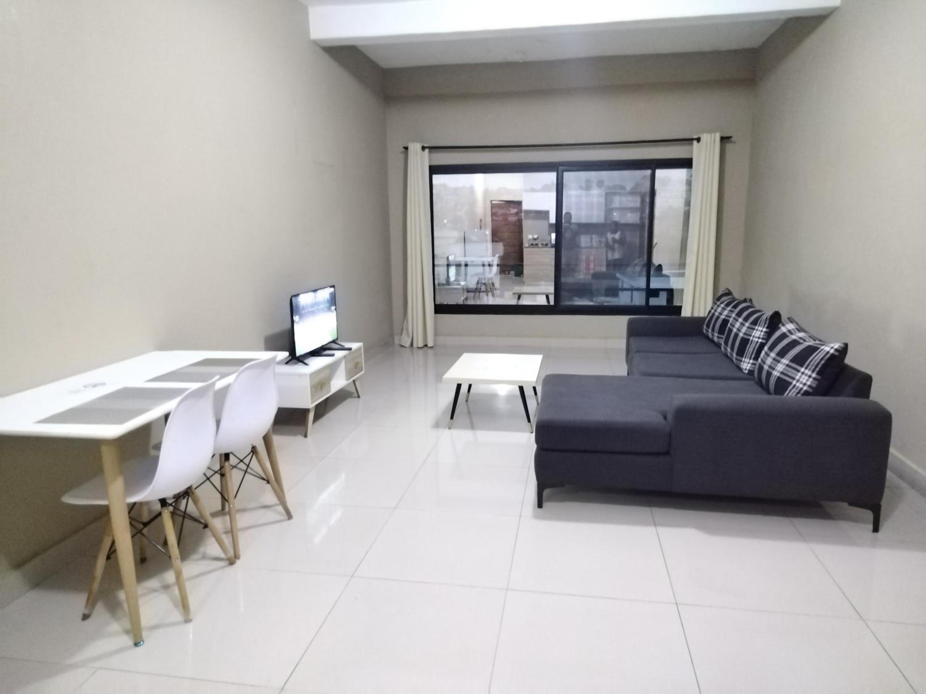 Family Two-Bedroom Apartment with View photo 3