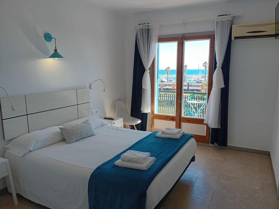 Habitación Doble con Balcón y Vista al Mar