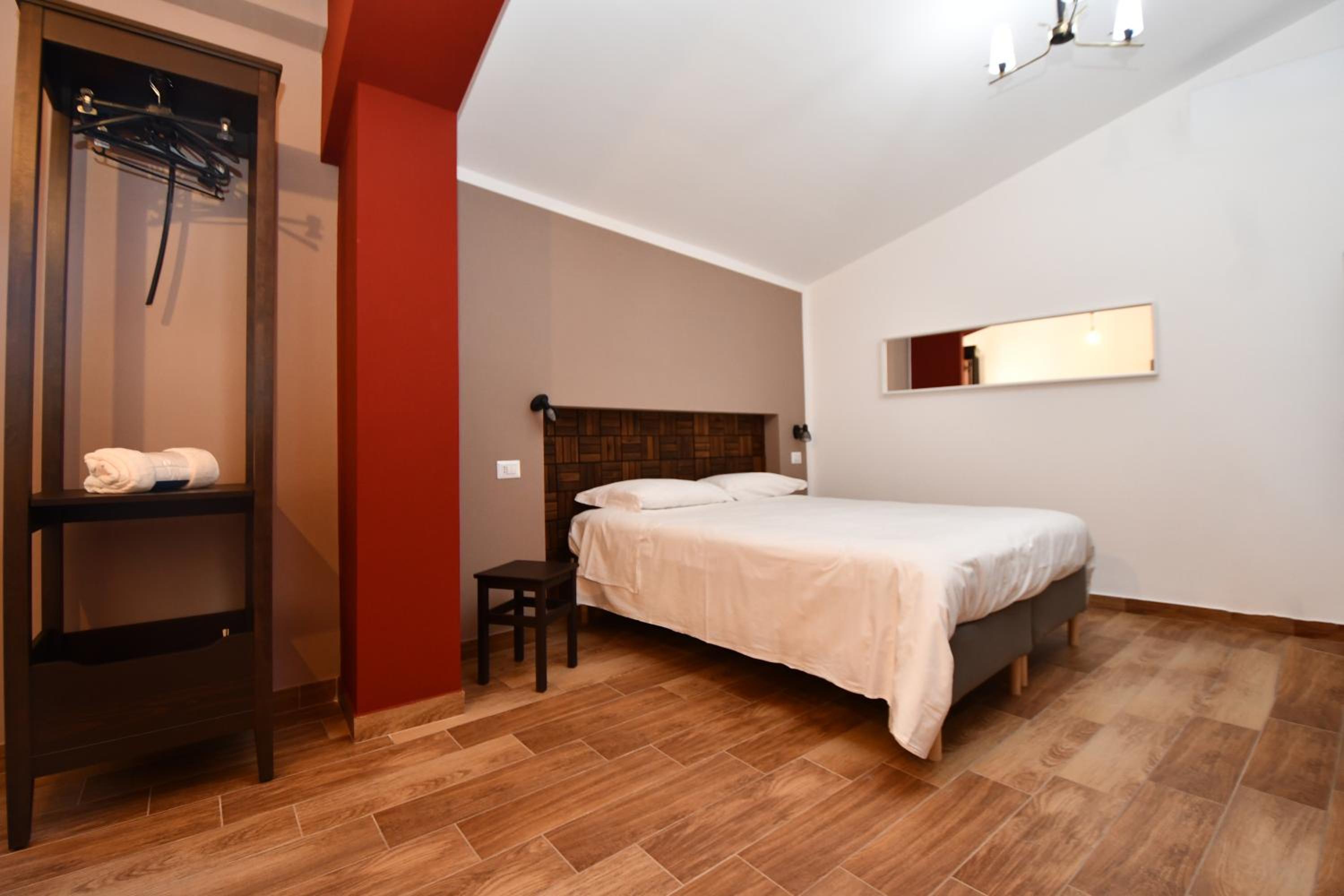 Large Double Room photo 1