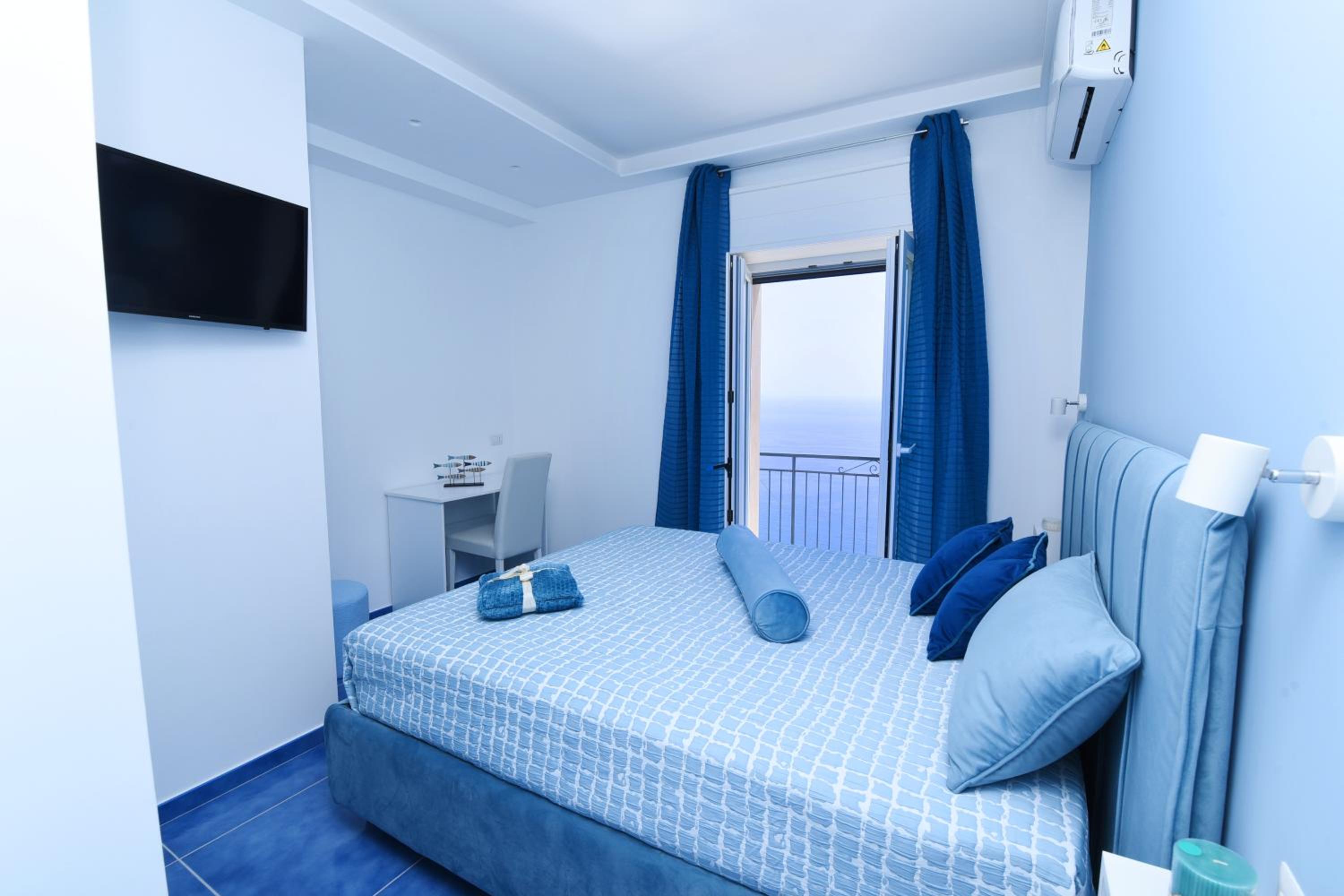 Deluxe Double Room with Sea View