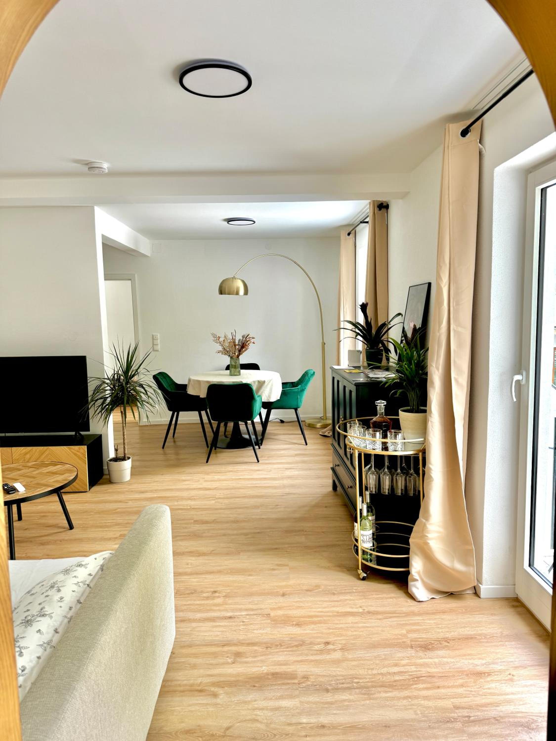 One-Bedroom Apartment photo 1