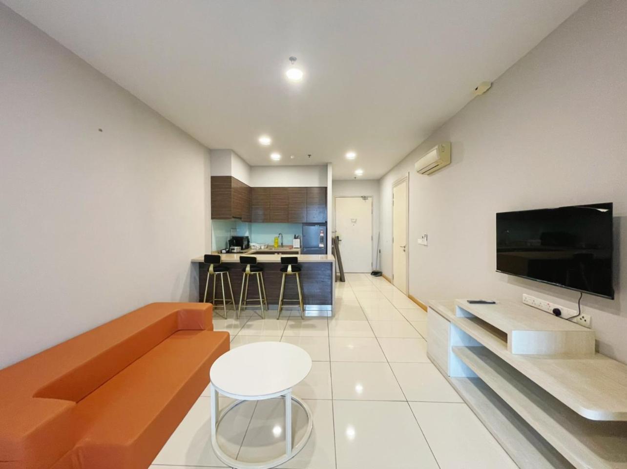 One-Bedroom Apartment photo 3