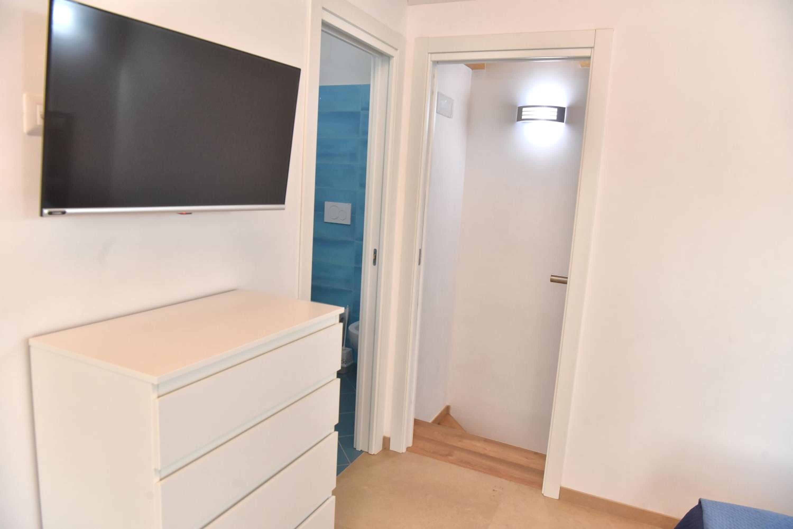 One-Bedroom Apartment with Balcony