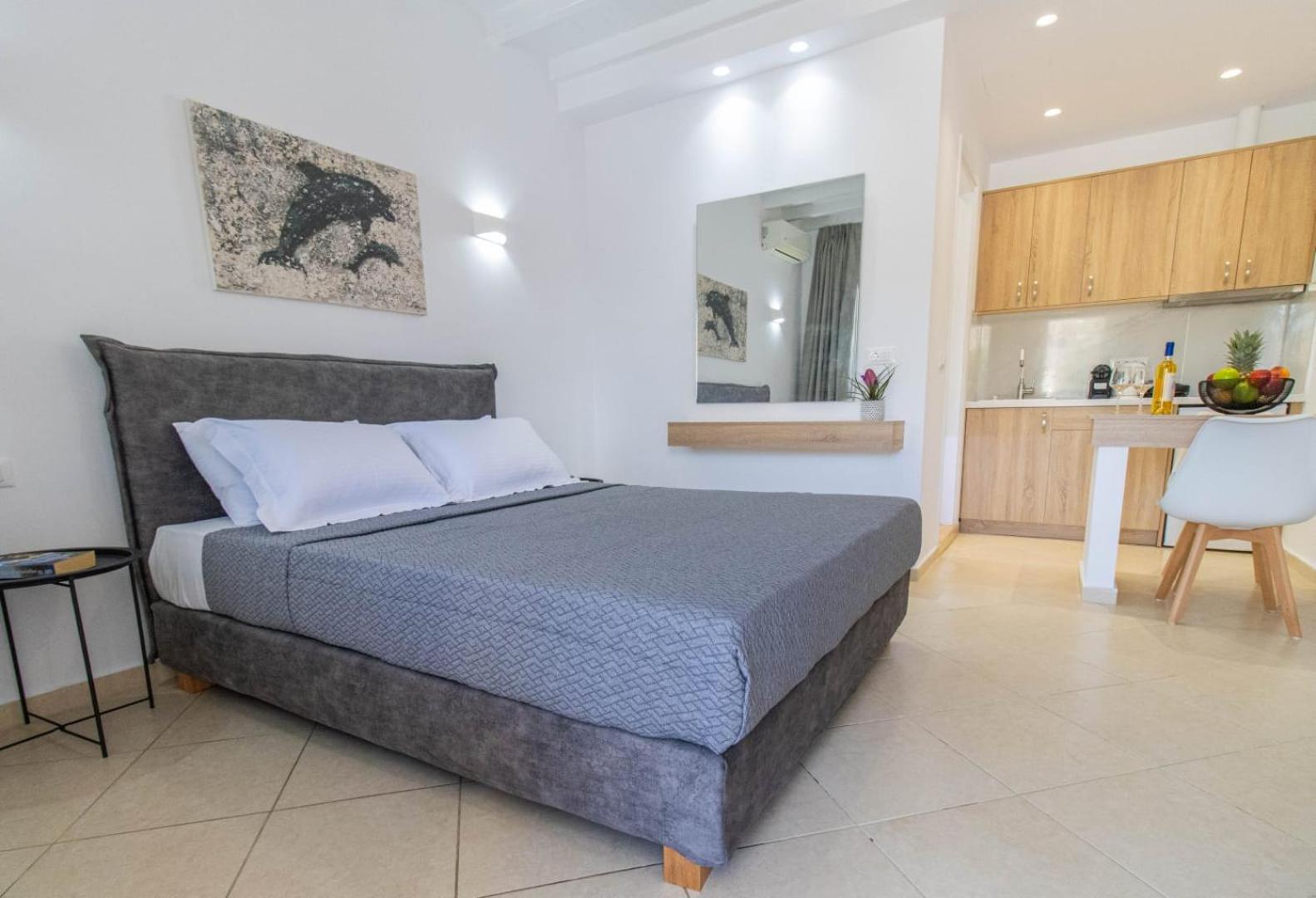 Suite with Garden View