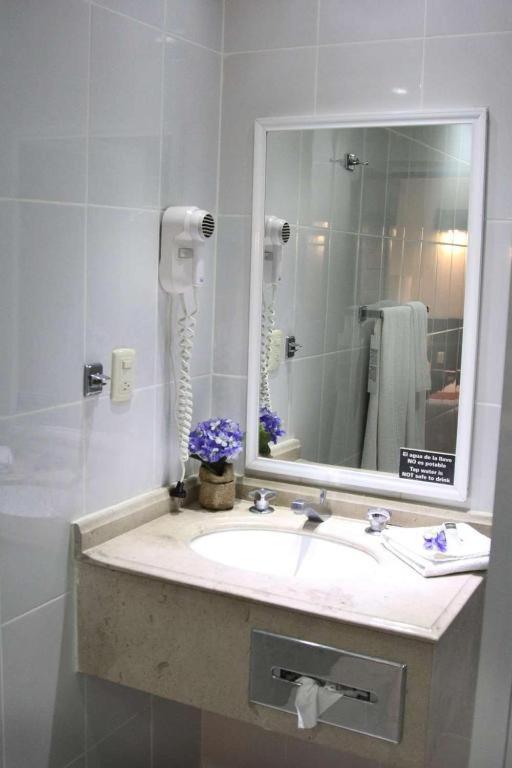 Double or Twin Room - Photo 2