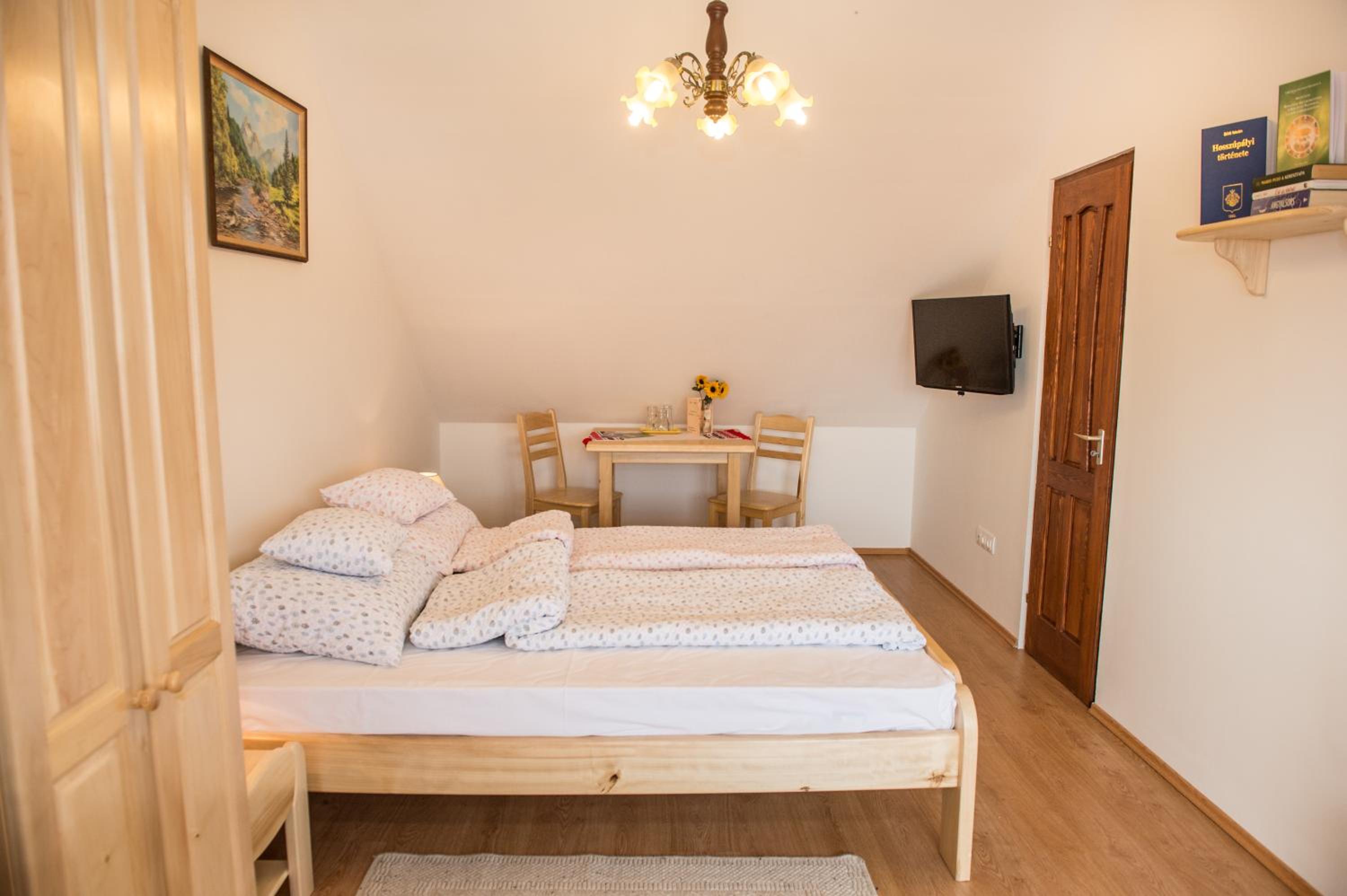 Double Room with Private Bathroom photo 3