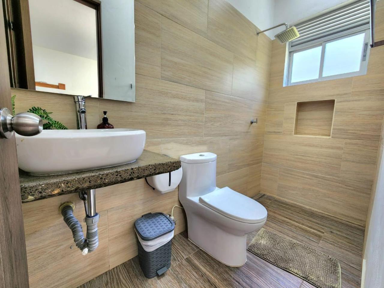 Four-Bedroom House photo 2