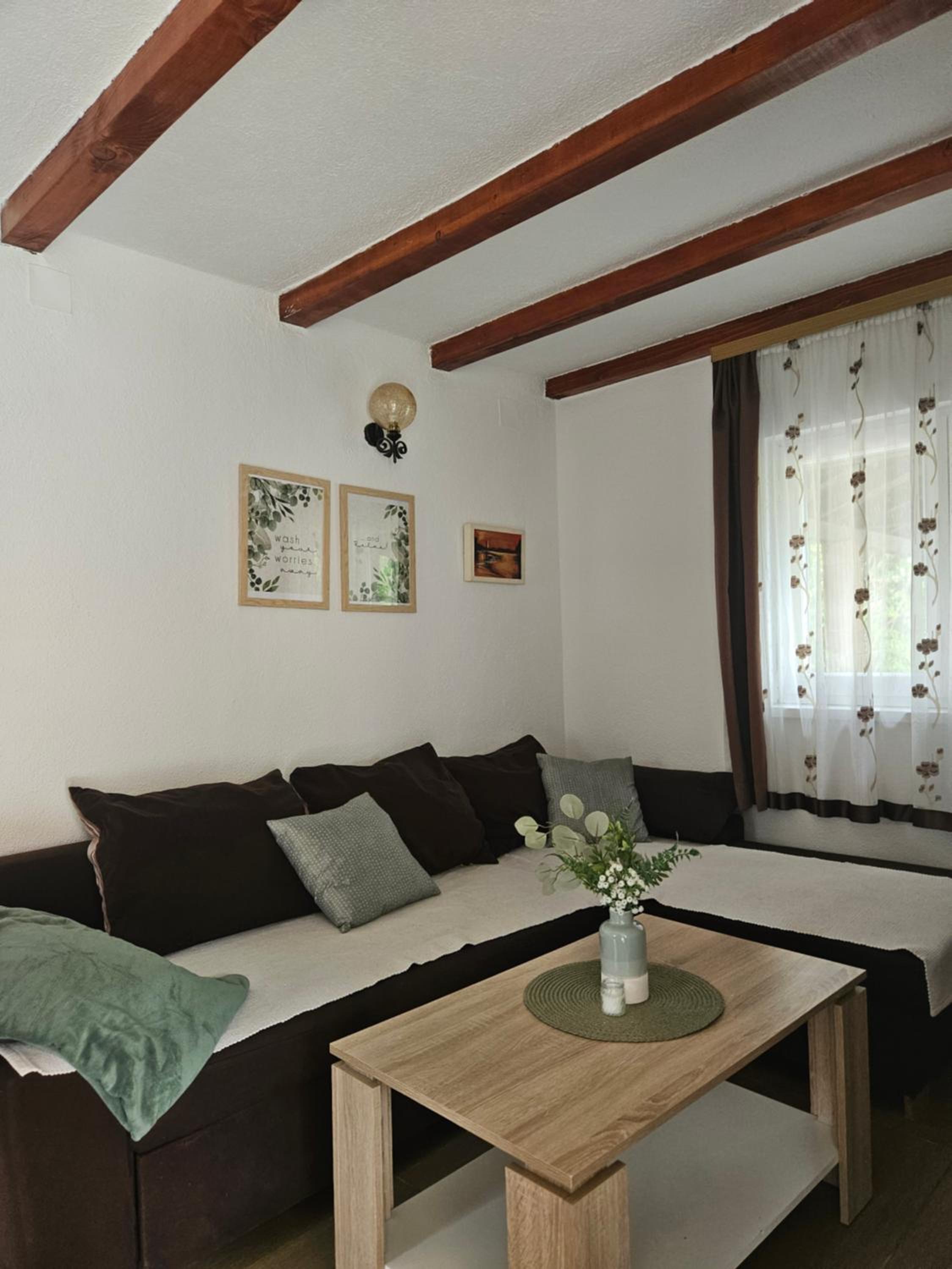 One-Bedroom House photo 1