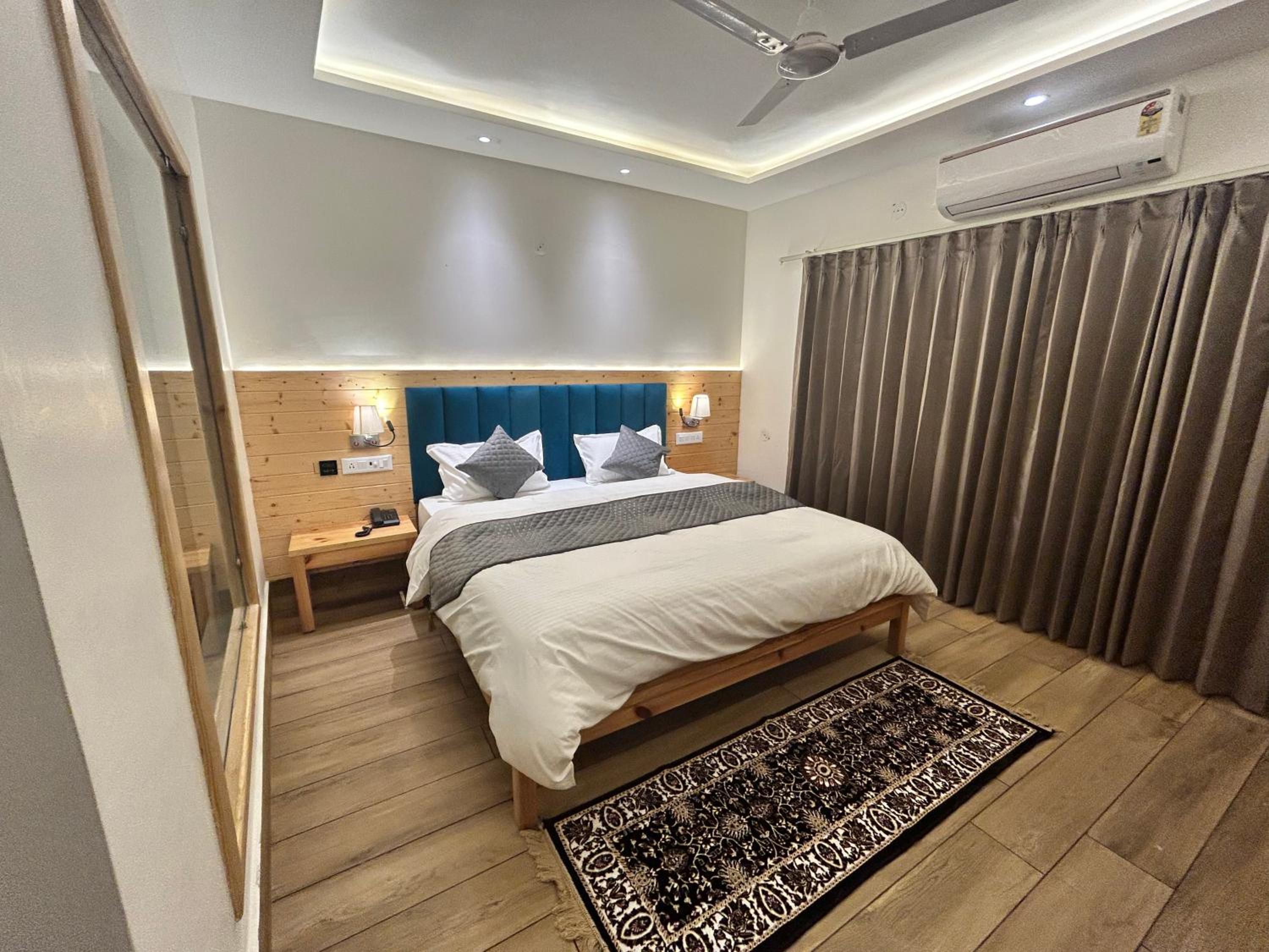 Double Room with Balcony photo 2