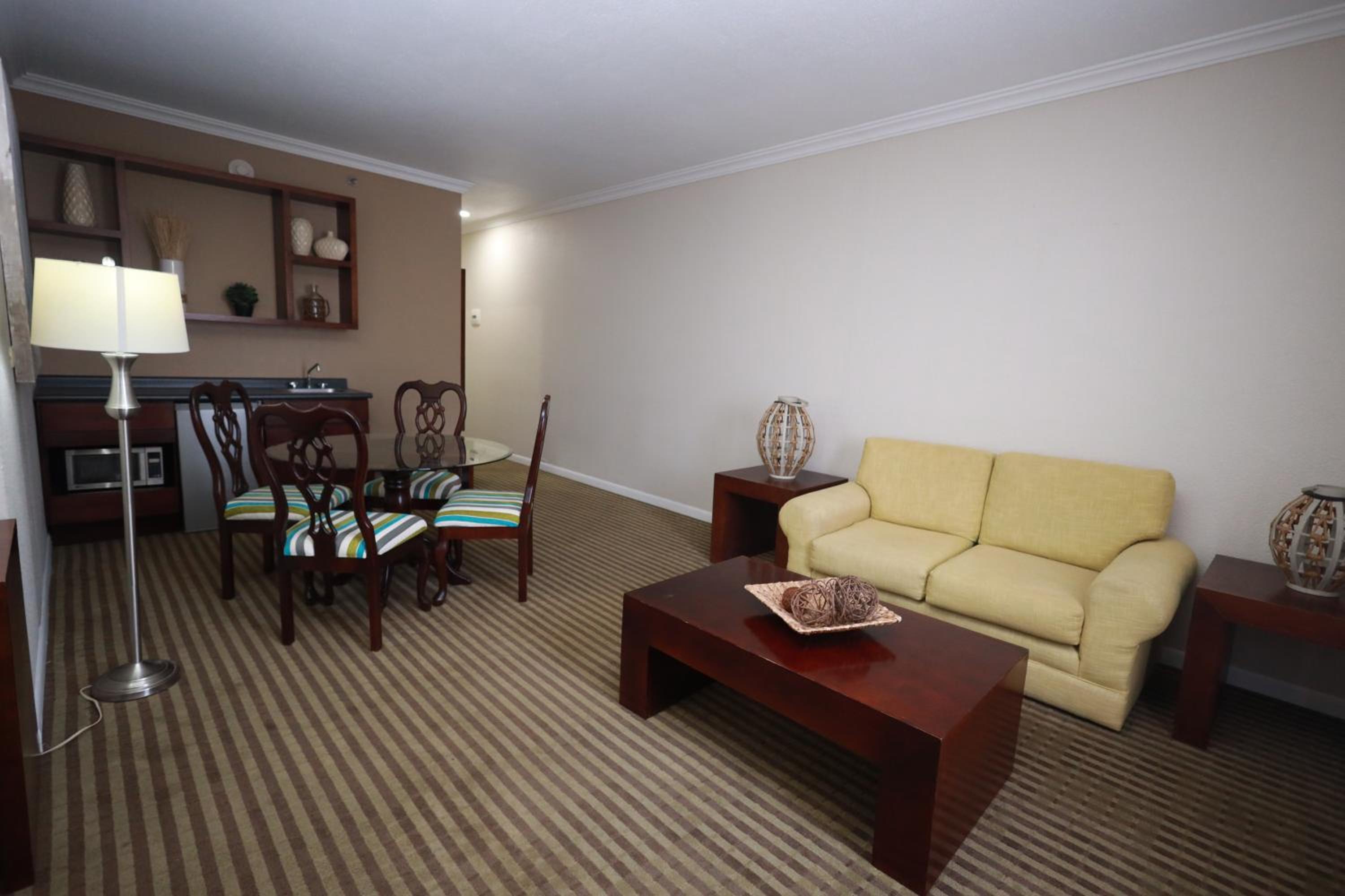 King Suite - Photo 9