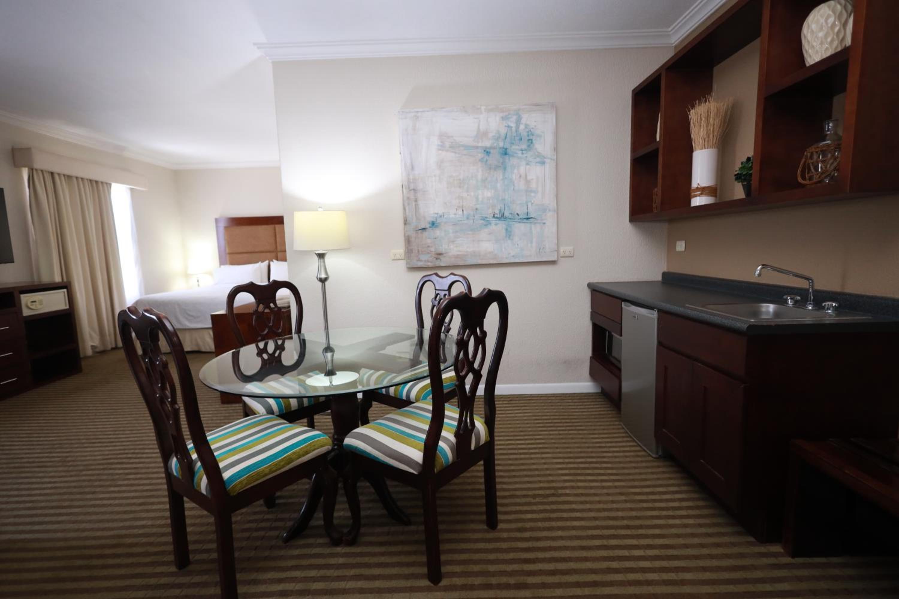King Suite - Photo 7